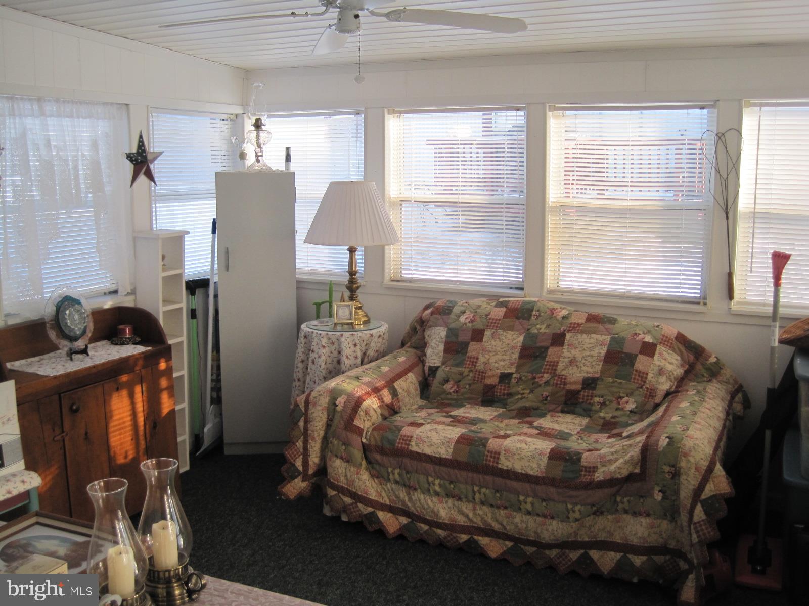 PIN OAK MOBILE HOME - Residential