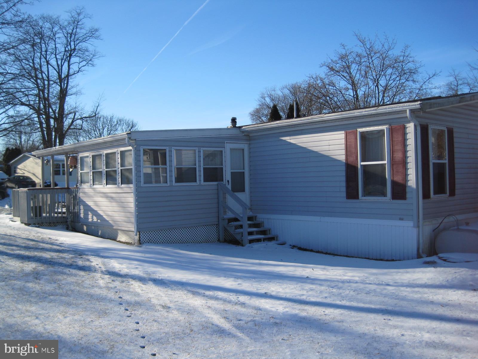 PIN OAK MOBILE HOME - Residential