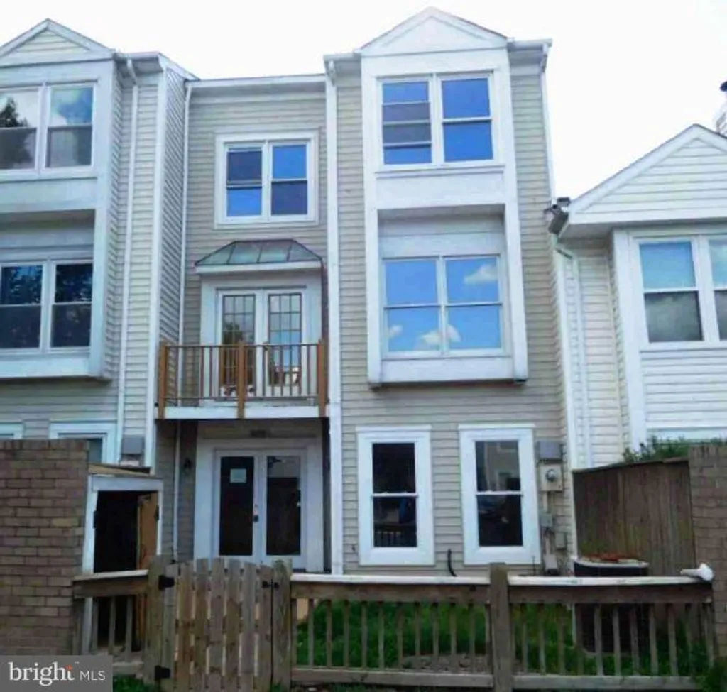 6068 Deer Hill Court, Centreville, VA 20121