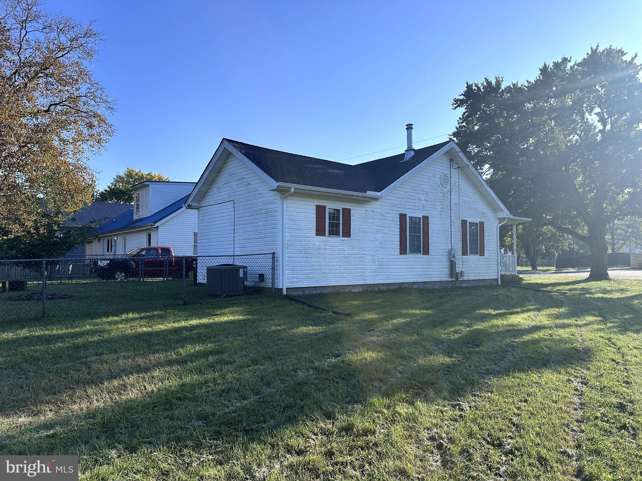 203 W MAIN STREET