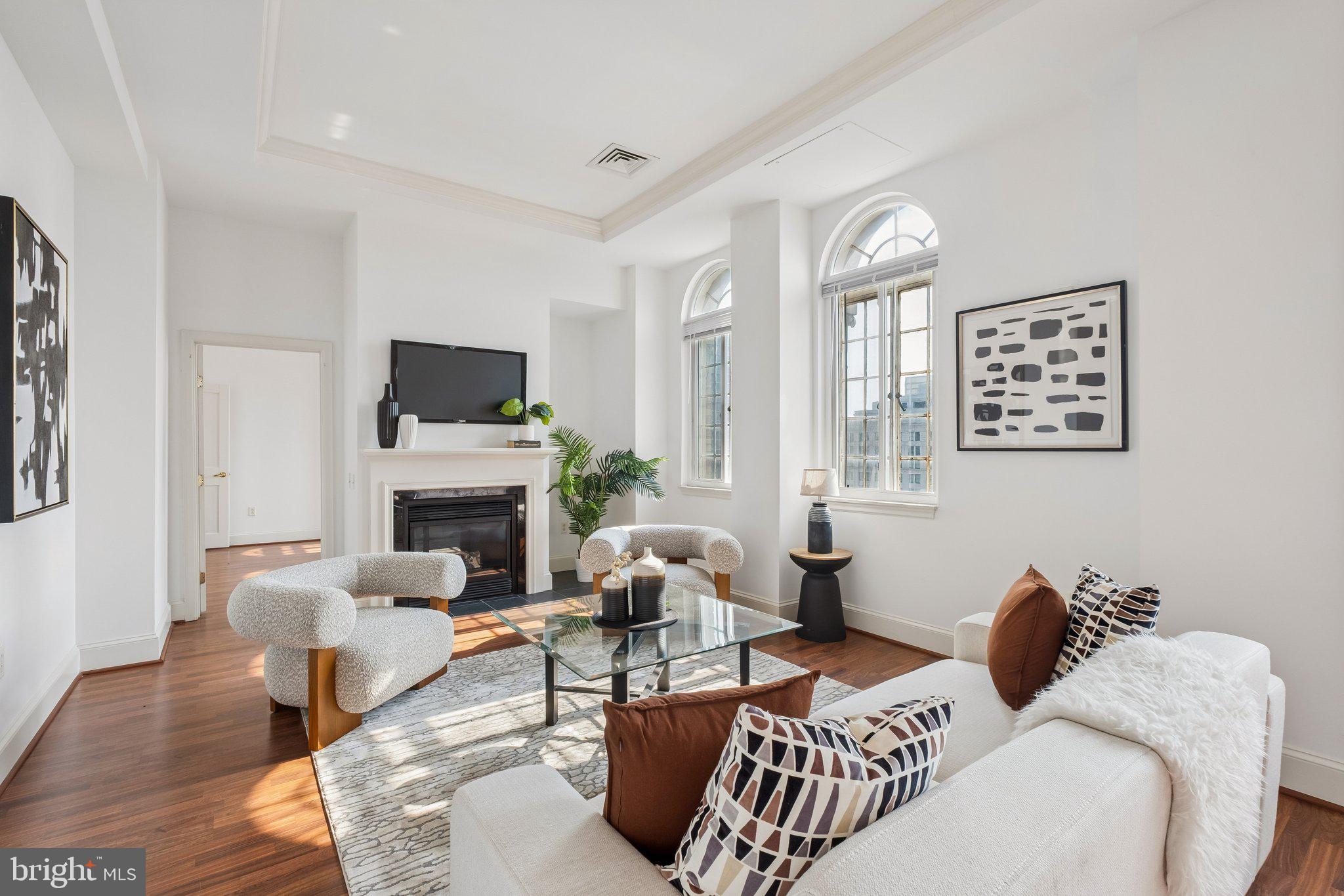 1512 SPRUCE STREET 14 PH-2402