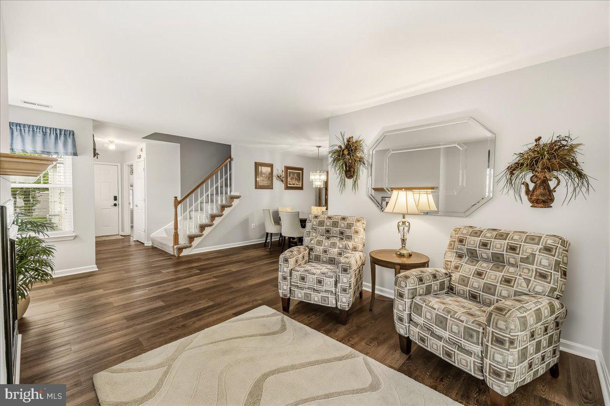 910 PARADE LANE