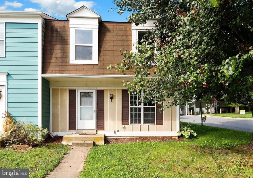 Fantastic project for investors or the homeowner who wants a blank slate to make it their own! End unit townhome with spacious fenced yard and designated parking. Three bedrooms on upper level and finished basement with large rec room. Central location with easy access to shopping, dining, and commuter routes. Priced well below appraised value, property needs total reno. Don't miss this opportunity! OFFERS REQUESTED BY 10AM FRIDAY.