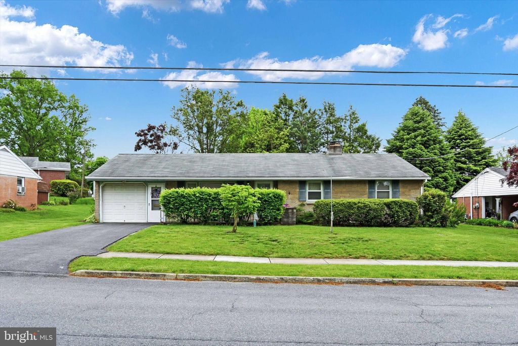 Photo of 524 E Hummelstown Street, Elizabethtown, PA 17022 (MLS # PALA2051022)