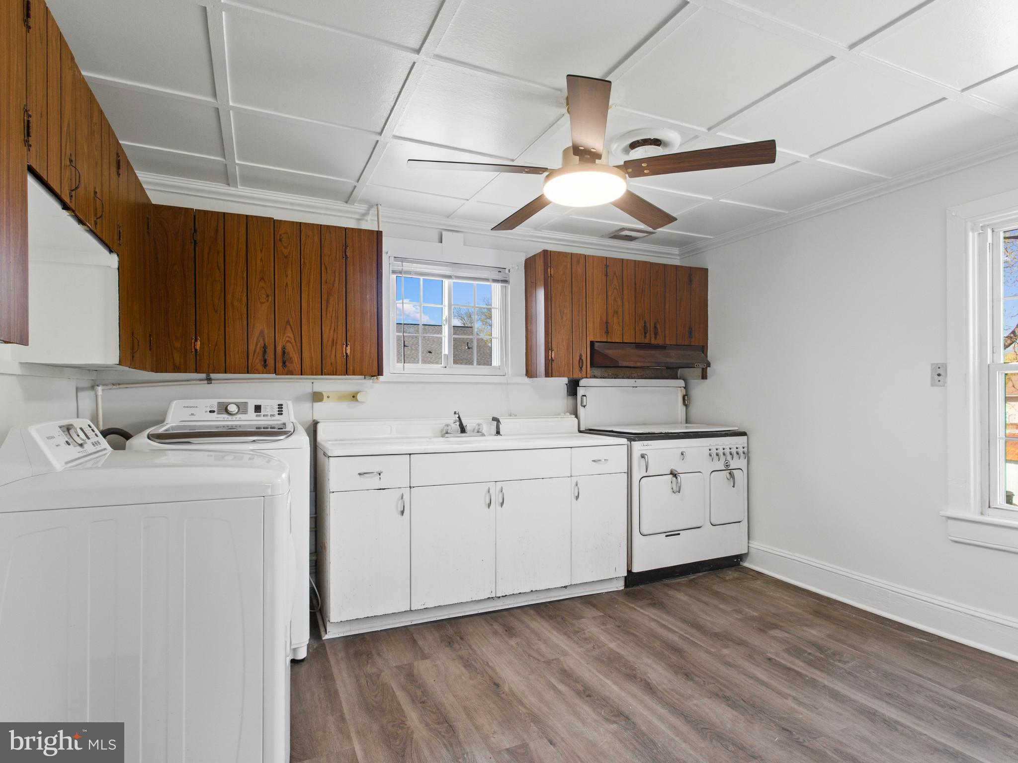 ELKRIDGE CROSSING - Residential