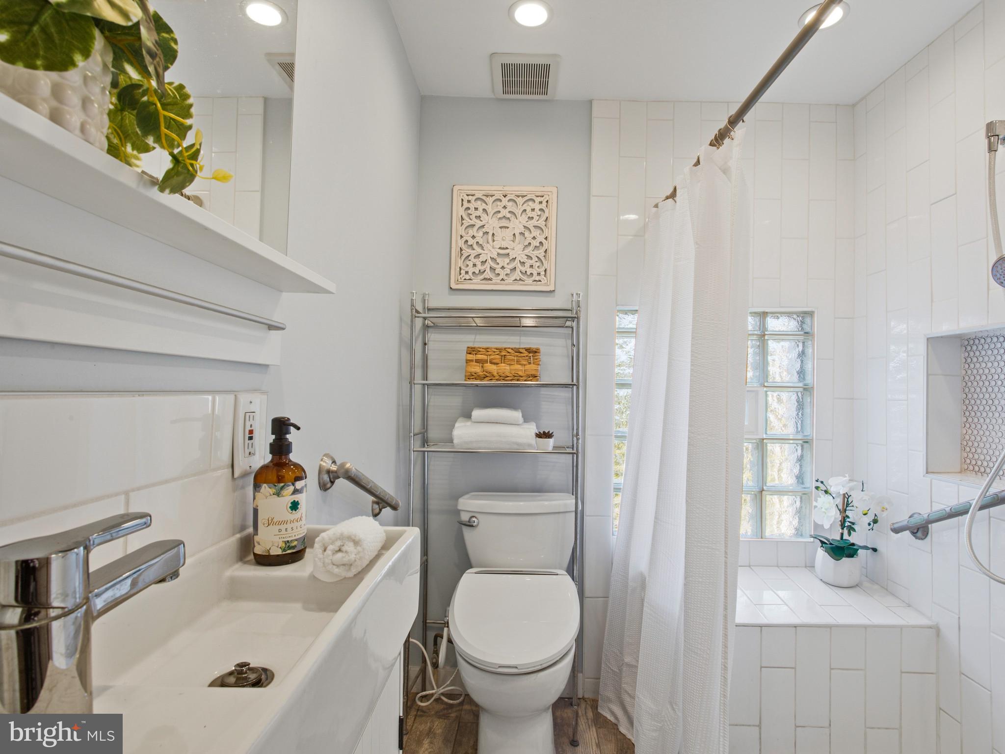 ELKRIDGE CROSSING - Residential