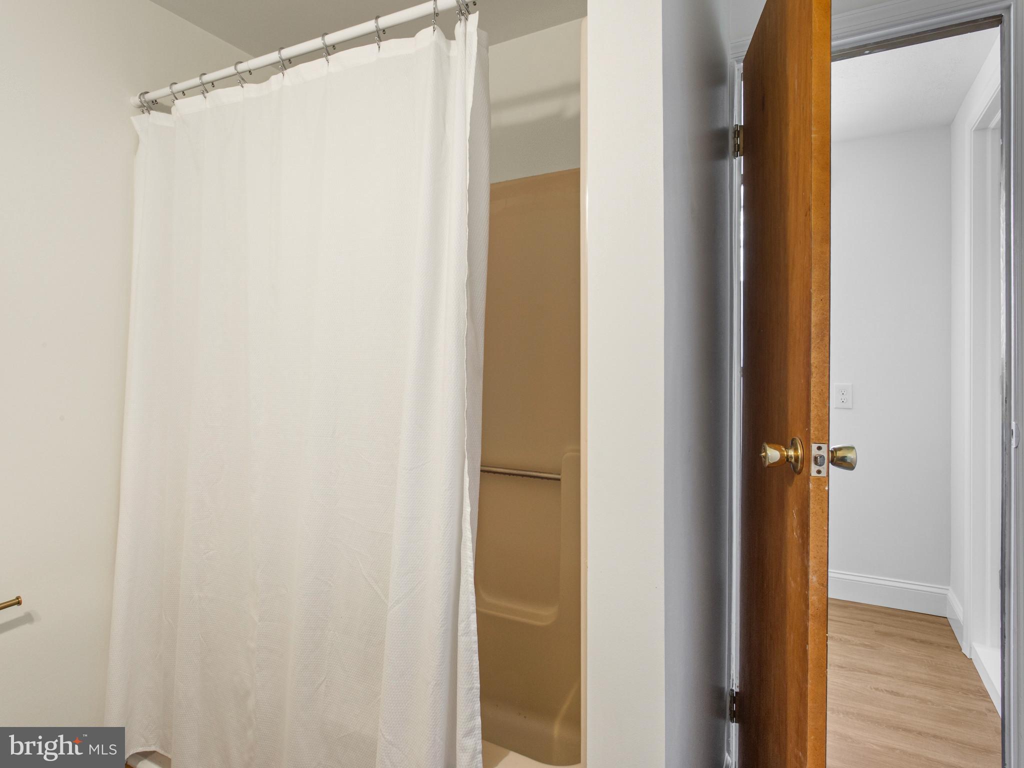 ELKRIDGE CROSSING - Residential