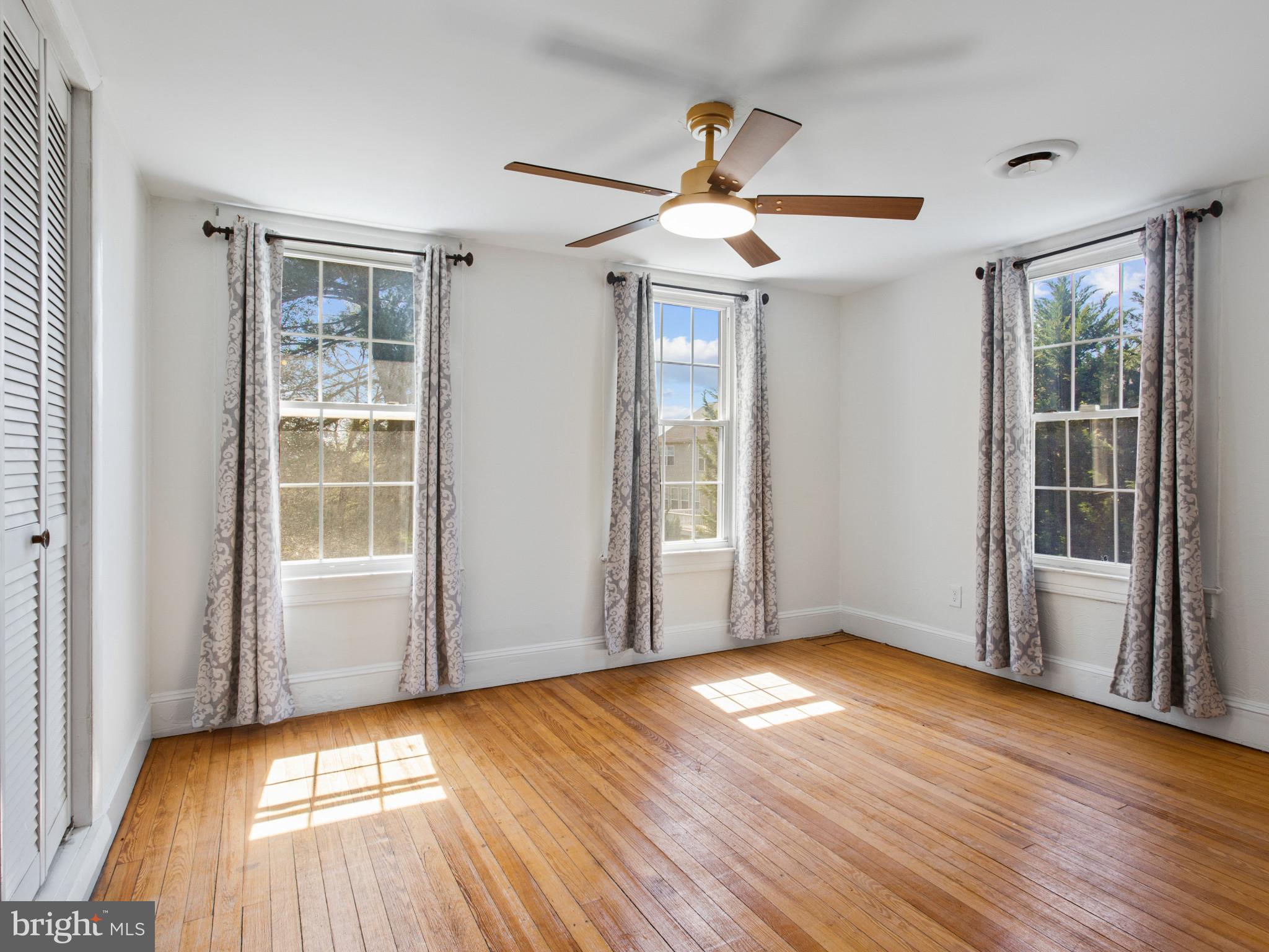 ELKRIDGE CROSSING - Residential