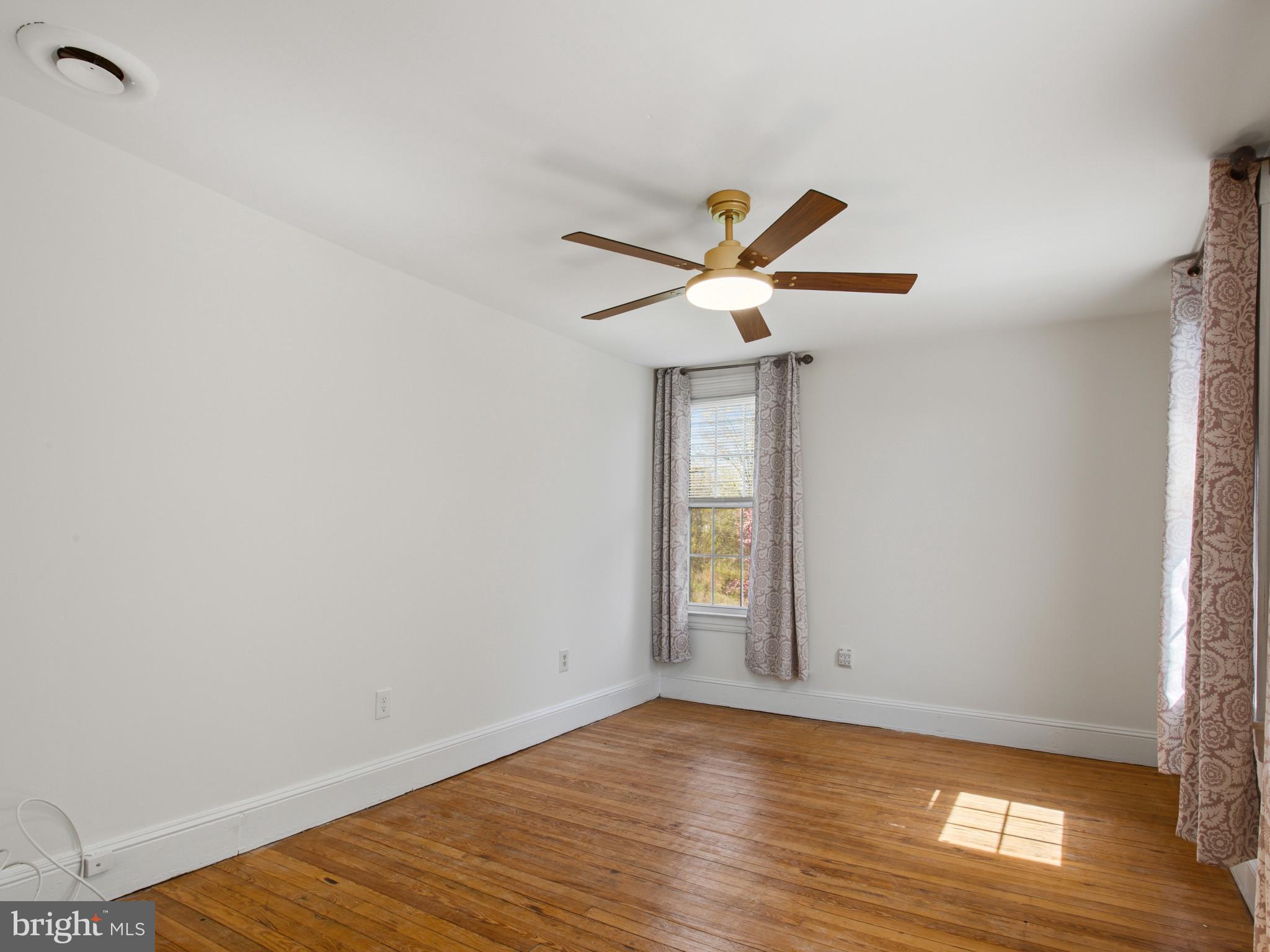 ELKRIDGE CROSSING - Residential