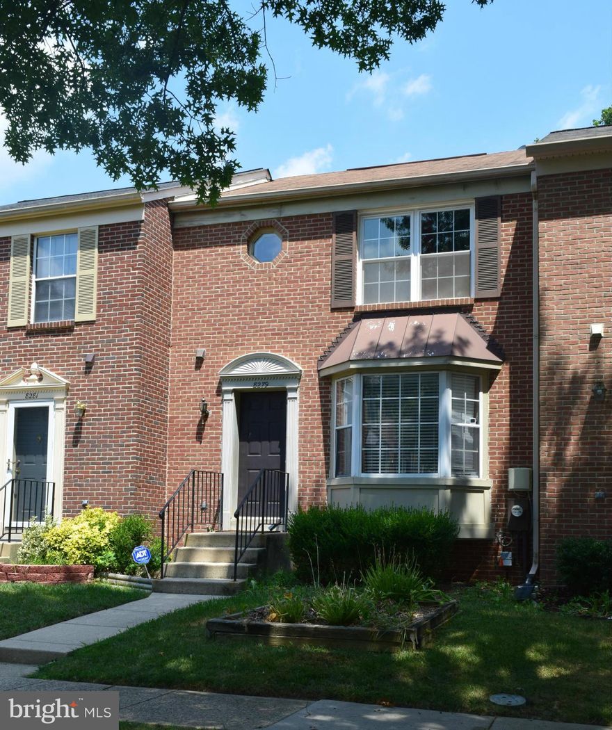 This 3 br, 2 full 2 half ba TH offers features such as bright eat-in kit w/bay window, half ba, dining rm & living room w/entry to deck.The upper lvl host mstr bed w/mstr bathroom, 2 additional bedrooms and full hall bath. The lower lvl has a huge recreational area w/recessed lighting,walkout entry to backyard, half bath and laundry area. Awesome community Amenities. Close to highways & stores.