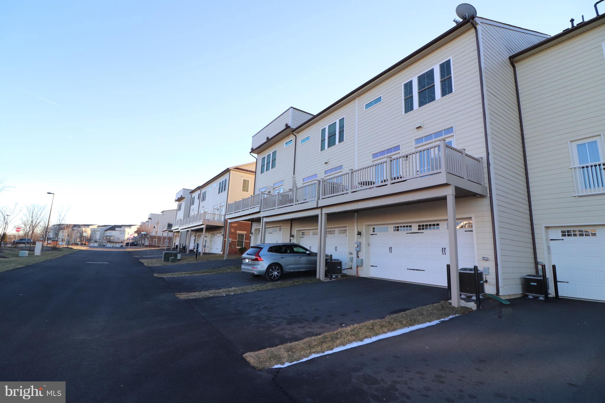 ONE LOUDOUN LAND BAY B - Residential