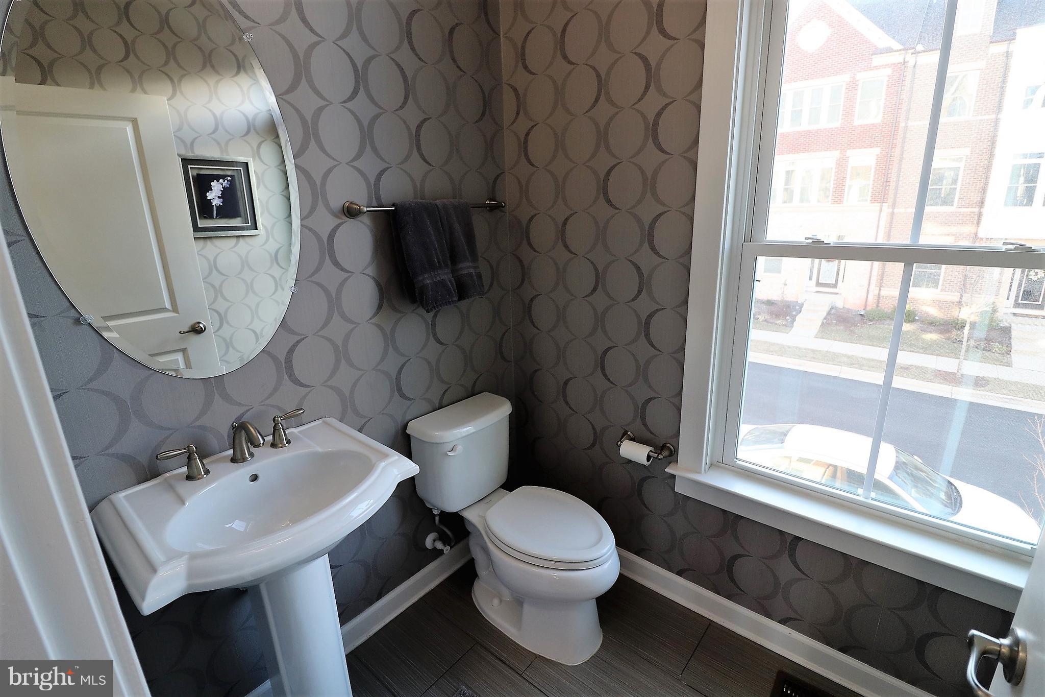 ONE LOUDOUN LAND BAY B - Residential