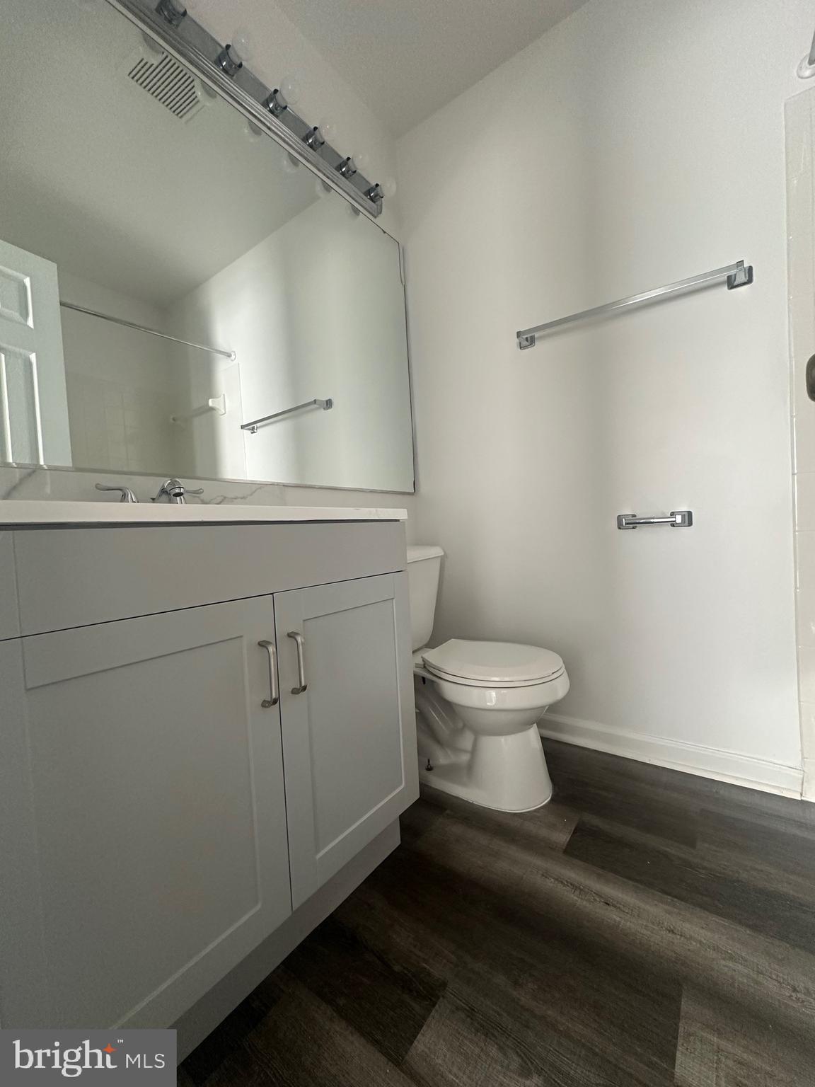 KNOLLS AT BULL RUN - Residential Lease