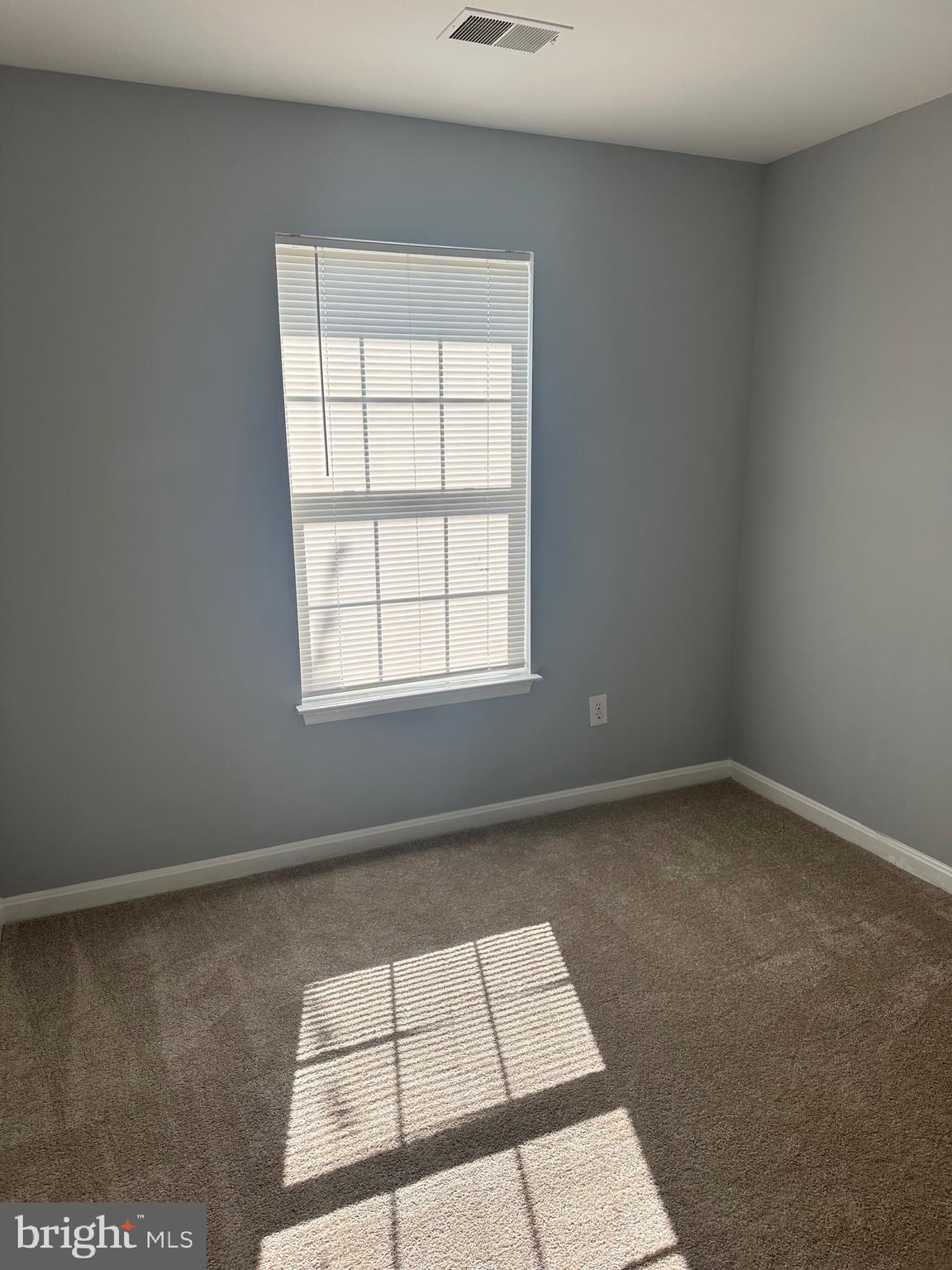 KNOLLS AT BULL RUN - Residential Lease