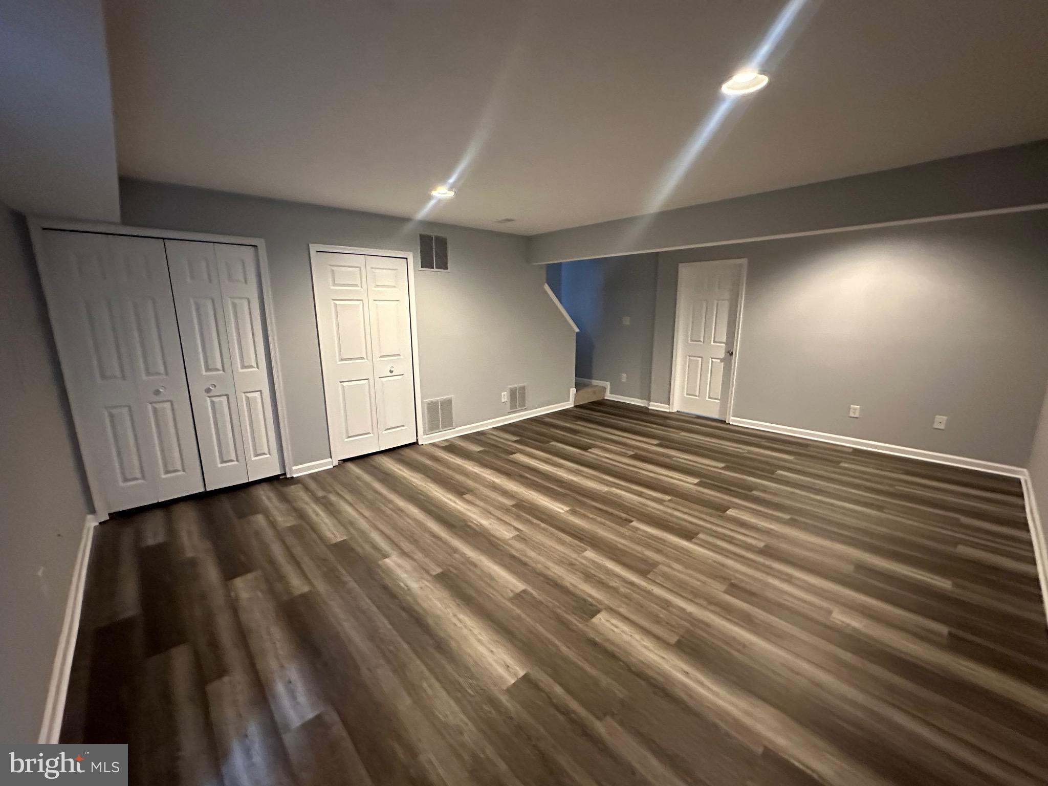 KNOLLS AT BULL RUN - Residential Lease