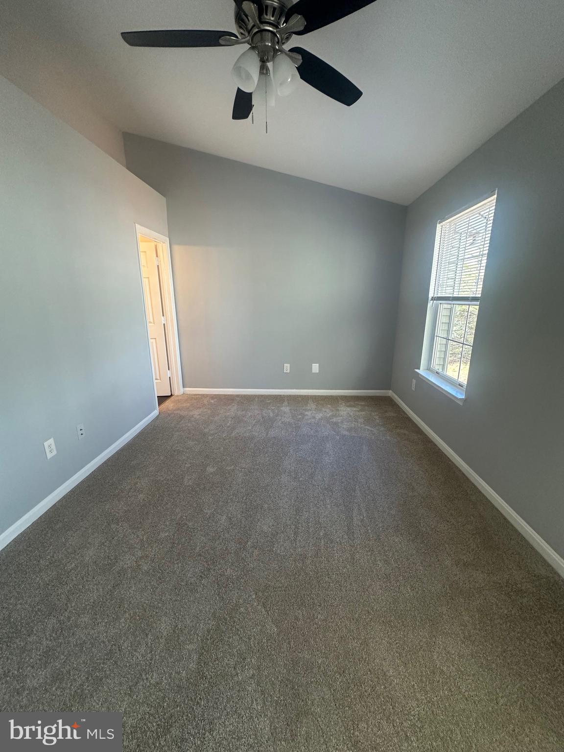 KNOLLS AT BULL RUN - Residential Lease