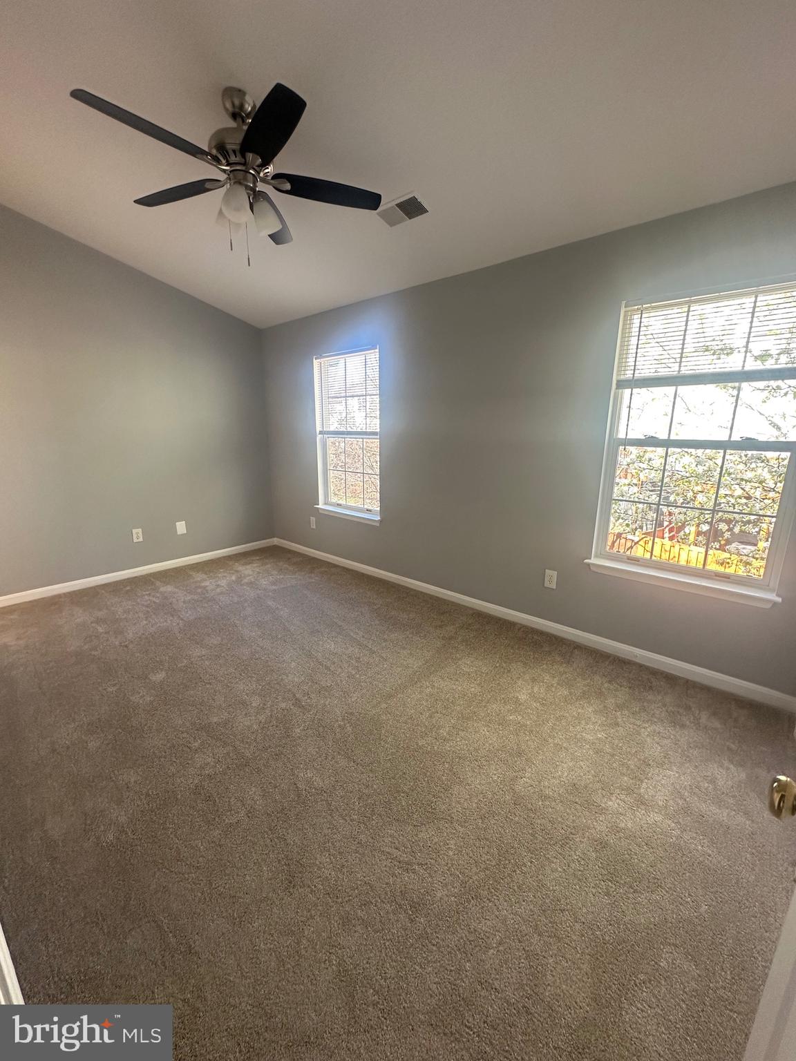 KNOLLS AT BULL RUN - Residential Lease