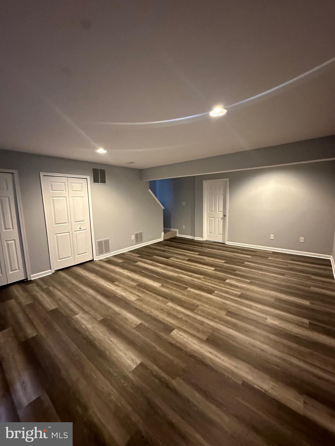 KNOLLS AT BULL RUN - Residential Lease