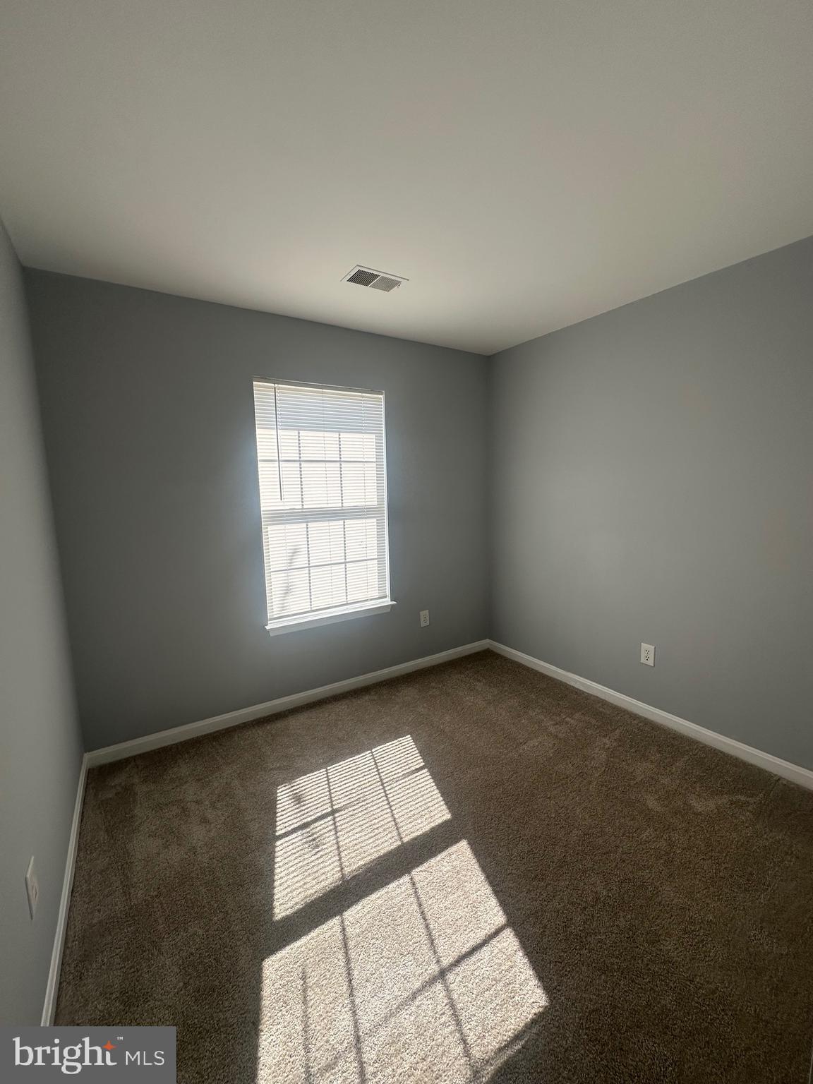KNOLLS AT BULL RUN - Residential Lease
