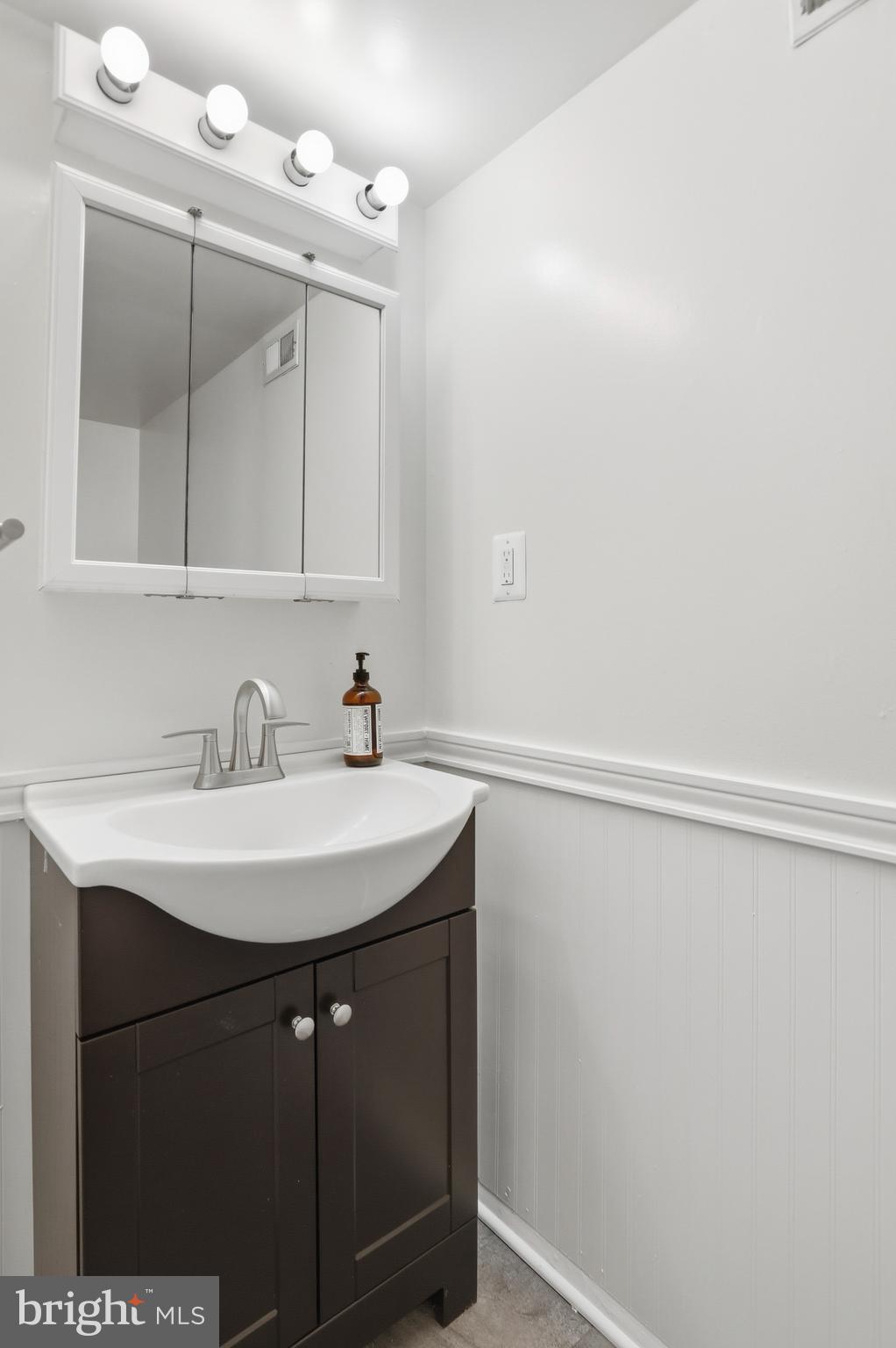 ELIZABETHS LANDING - Residential