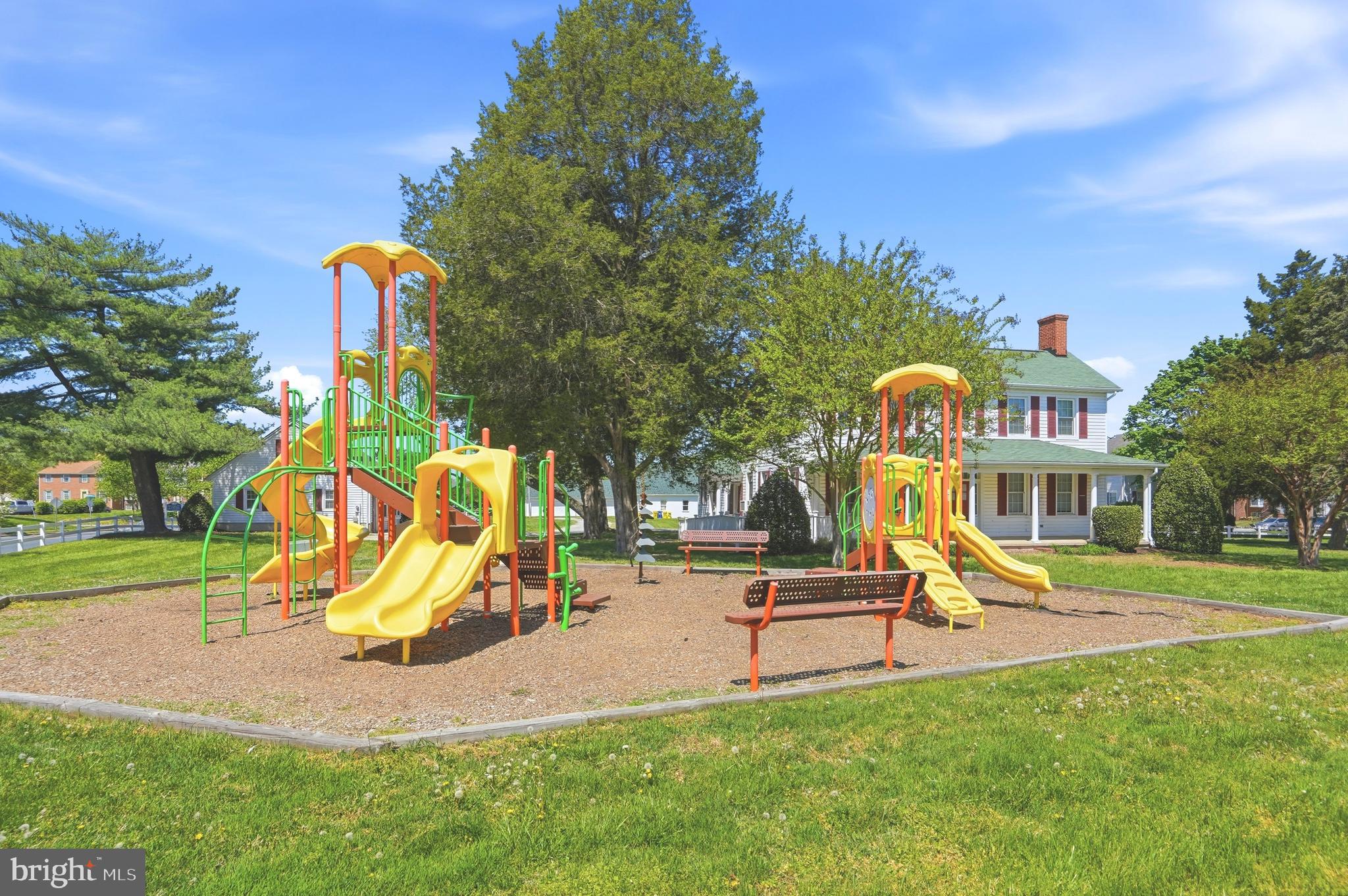 ELIZABETHS LANDING - Residential