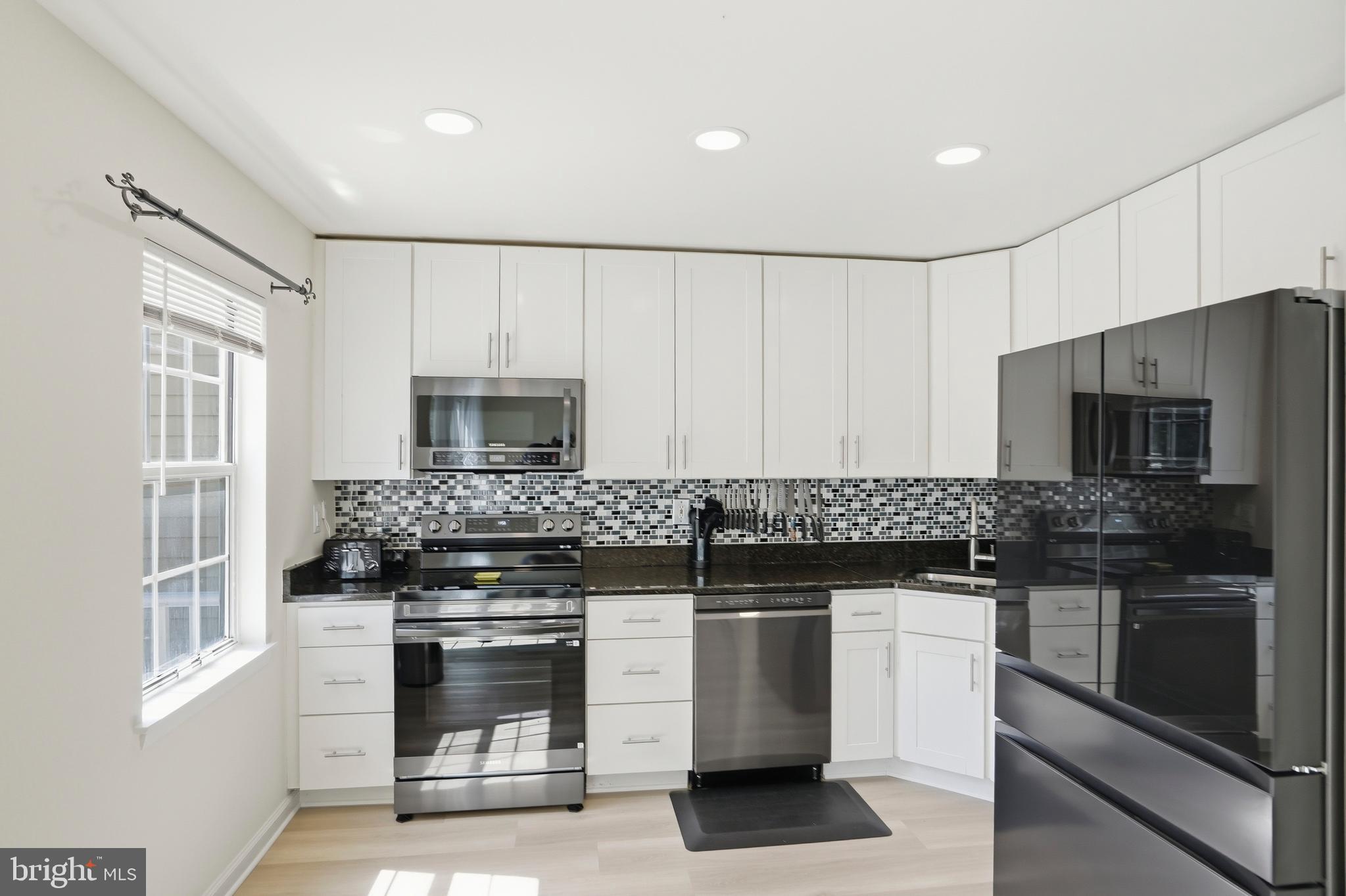 ELIZABETHS LANDING - Residential