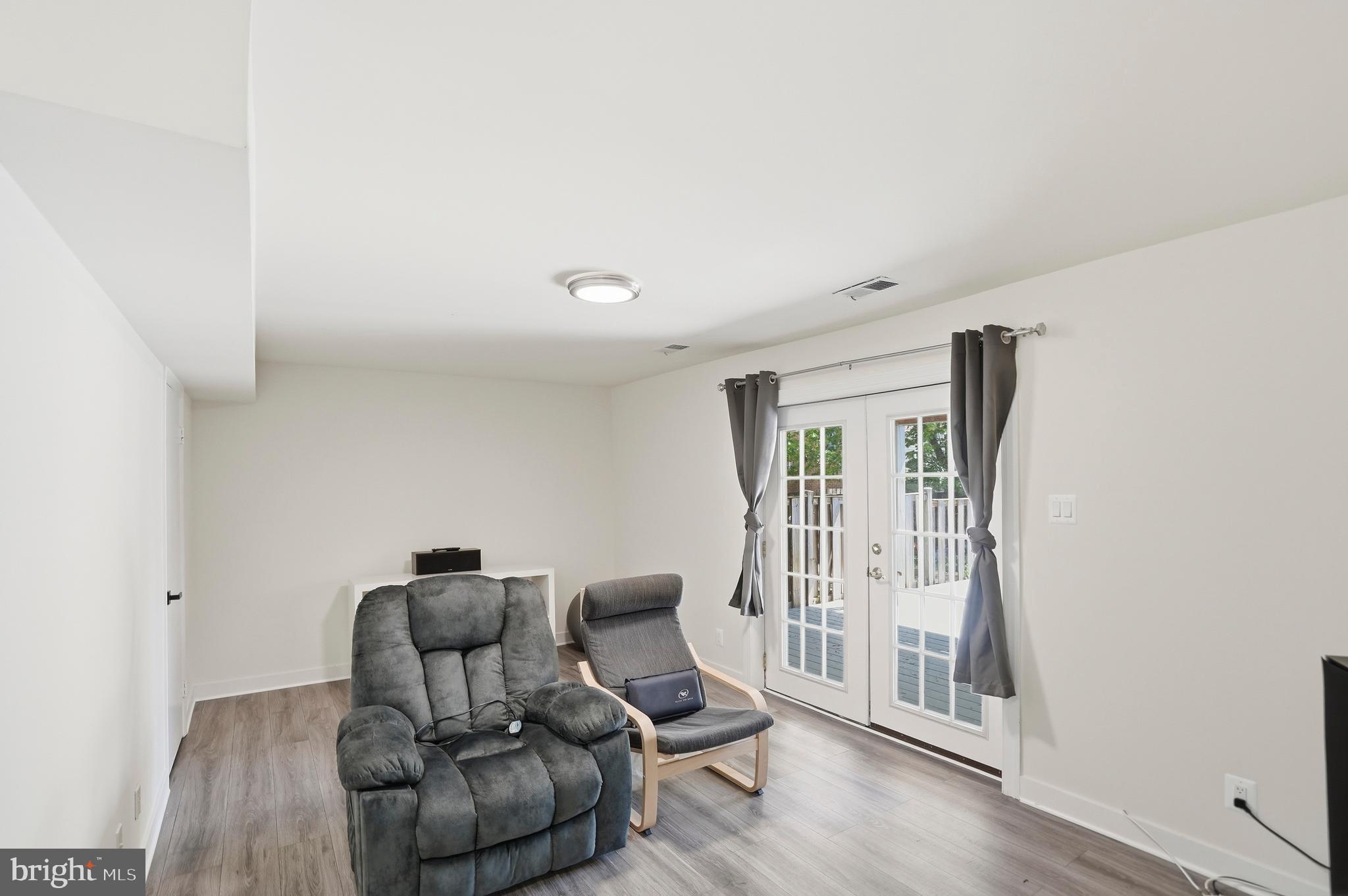 ELIZABETHS LANDING - Residential