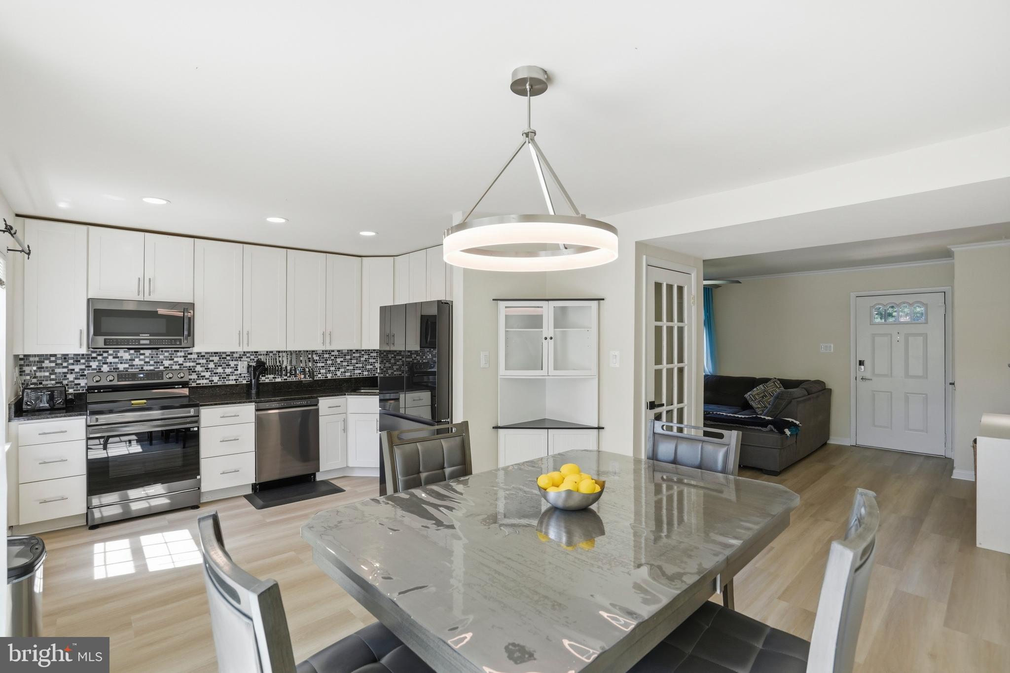 ELIZABETHS LANDING - Residential