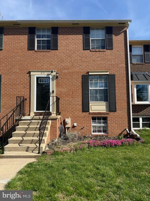 Photo of 814 Seal Harbour, PASADENA, MD 21122 (MLS # MDAA2135774)