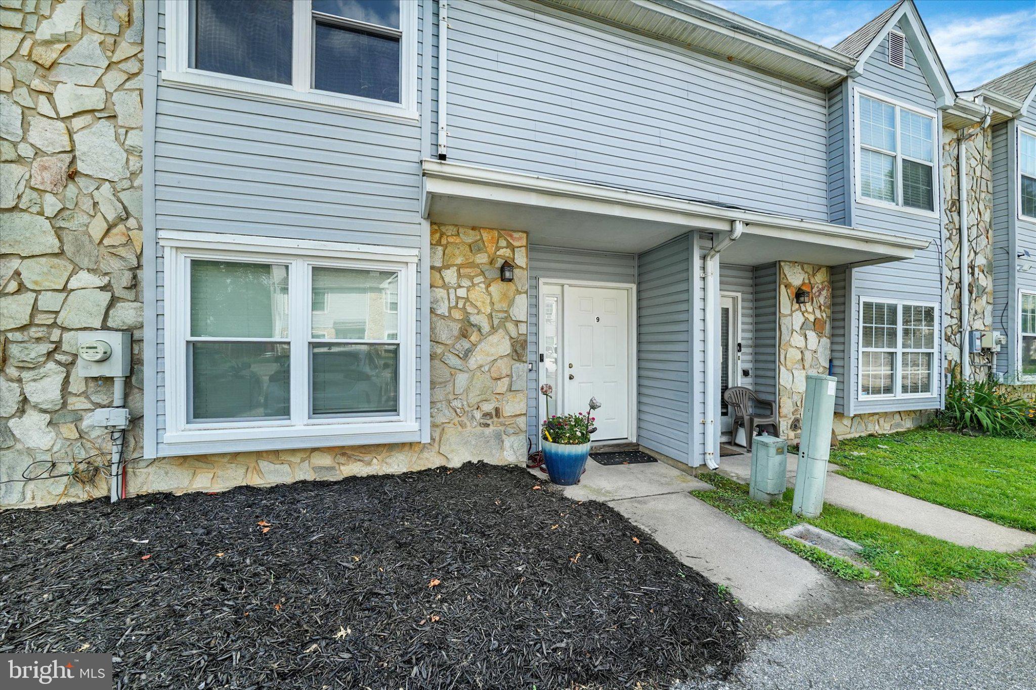 9 VON STEUBEN COURT