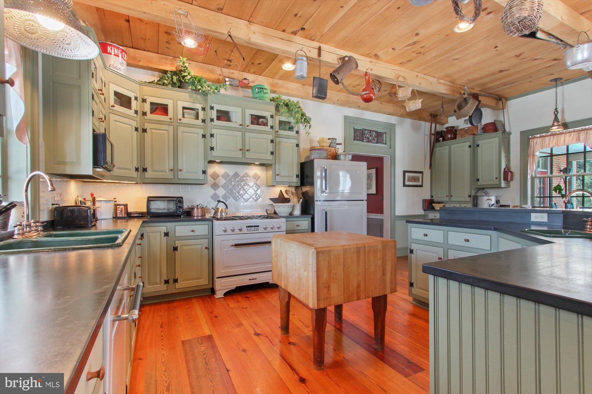 NEWVILLE - Residential