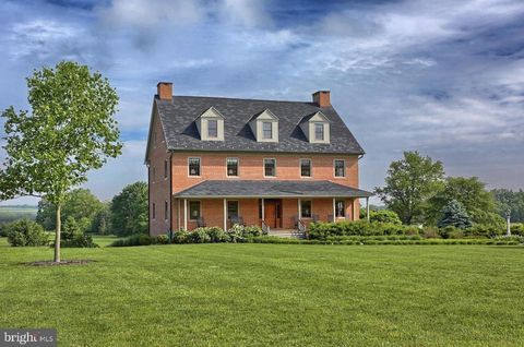 Homes For Sale - 60 Southside Drive<br/> NEWVILLE, PA 17241