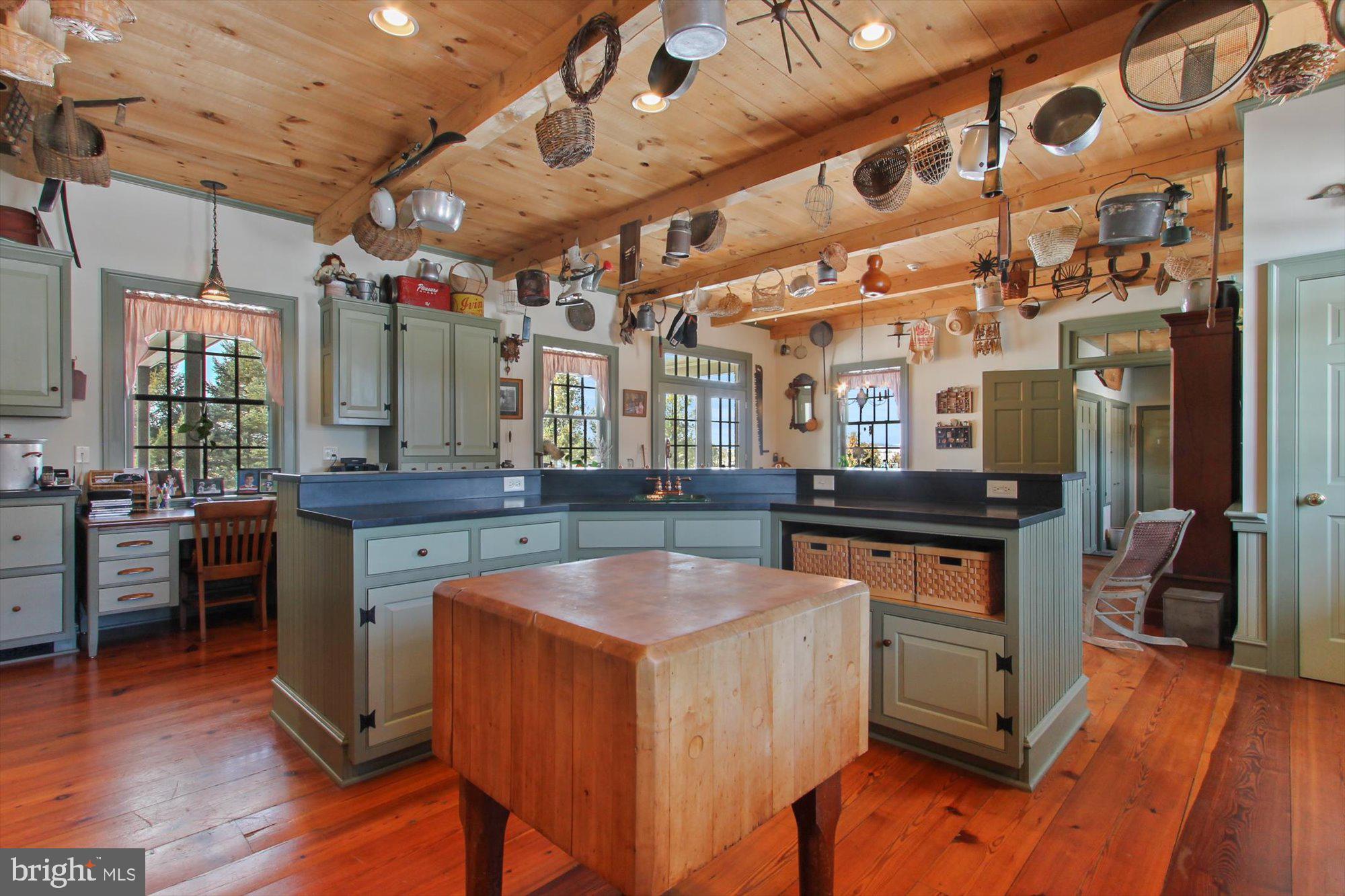 NEWVILLE - Residential