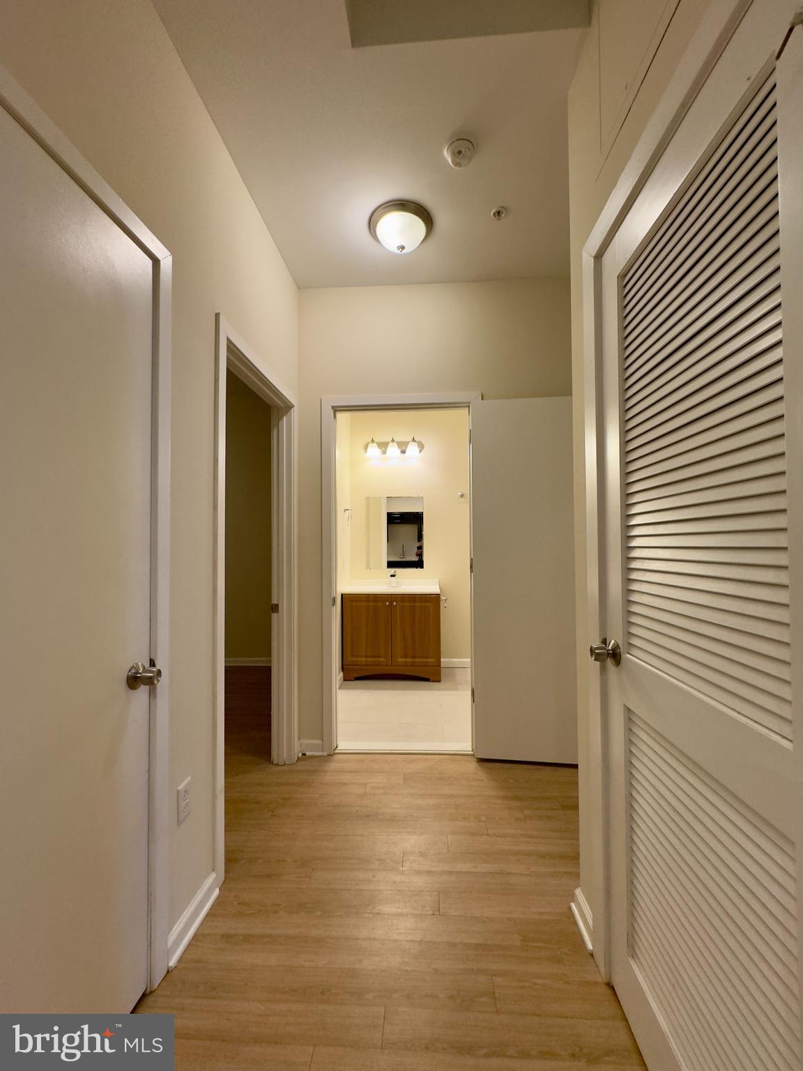 DOWNTOWN - Residential Lease