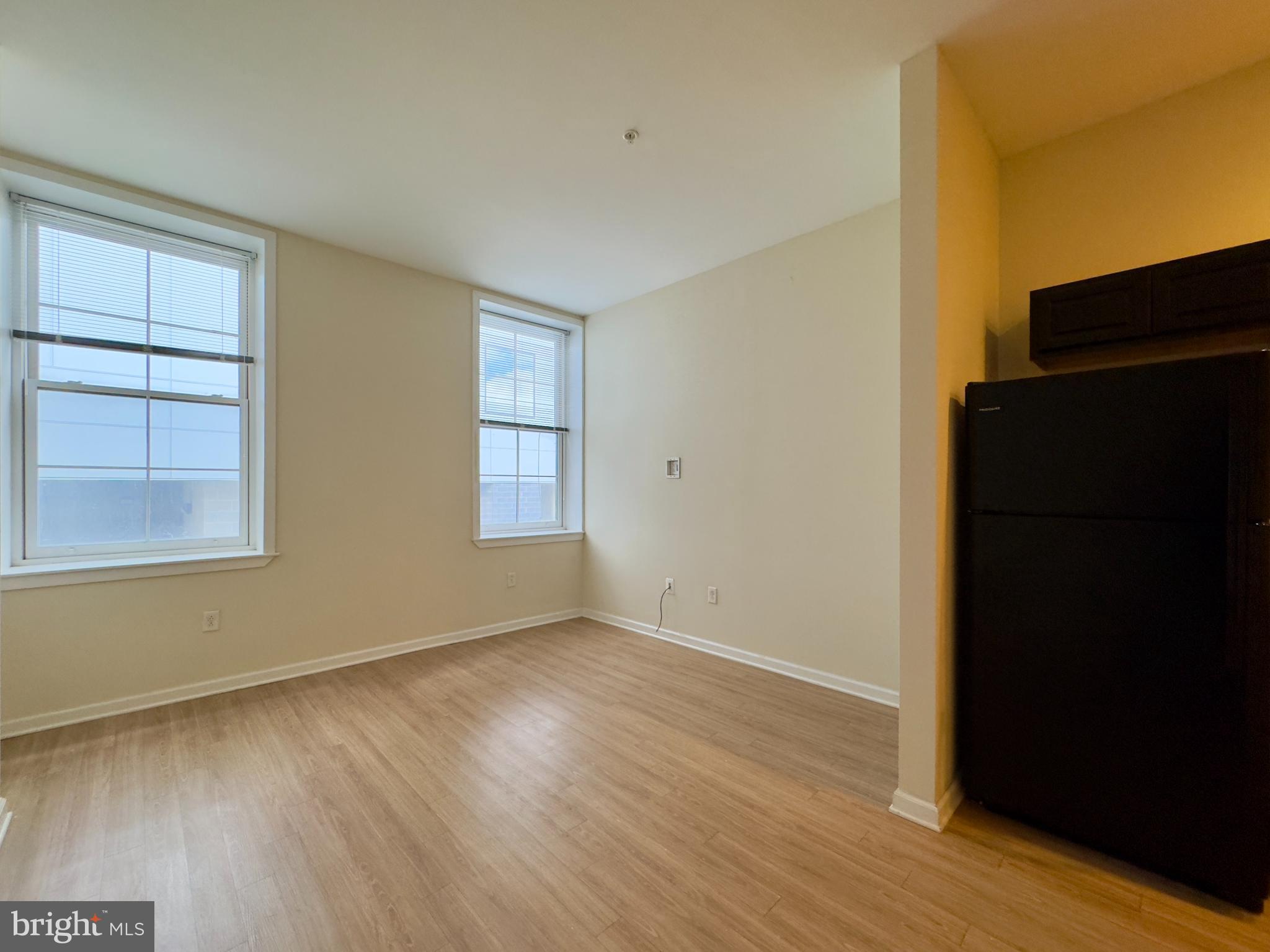 DOWNTOWN - Residential Lease