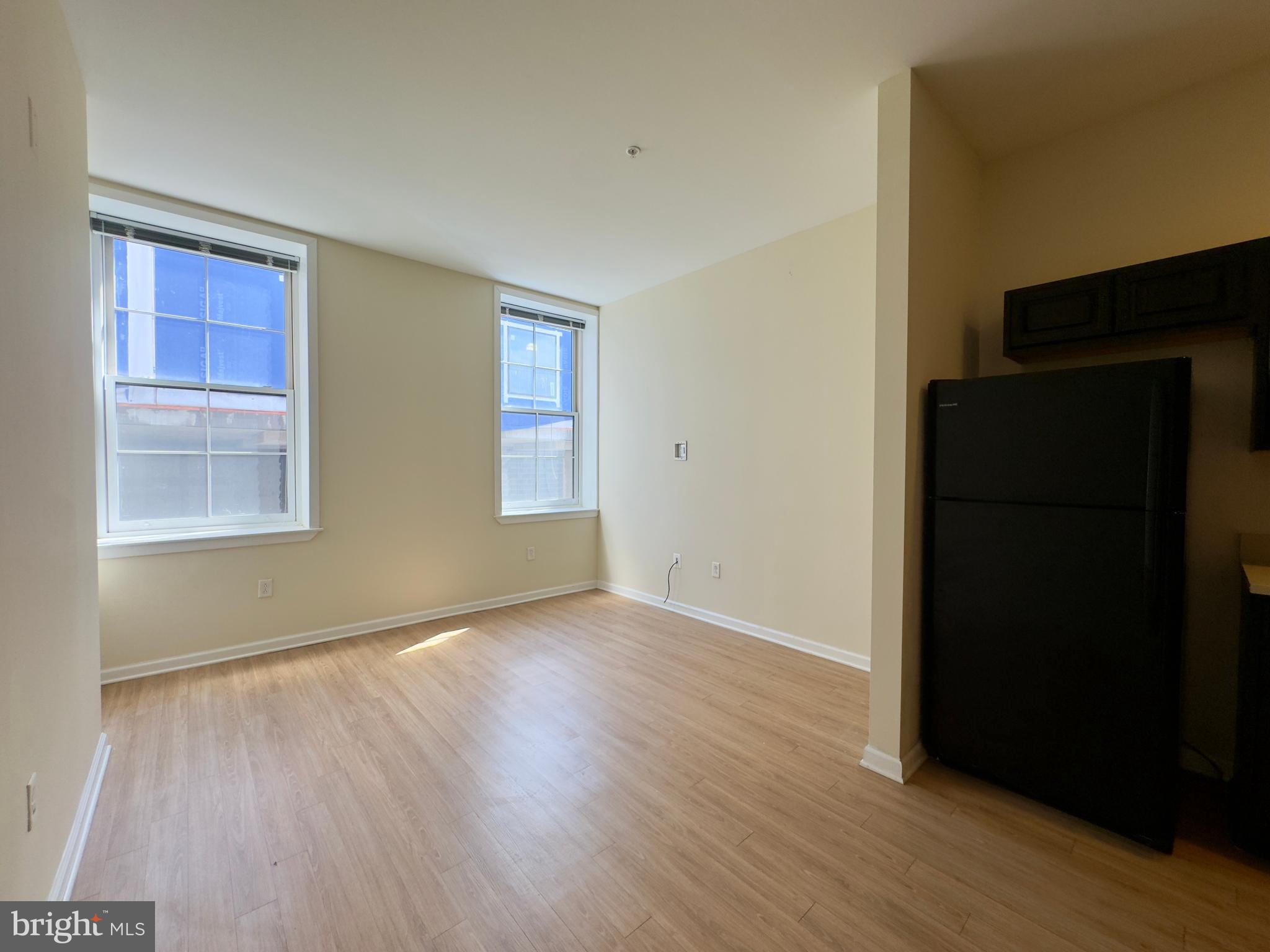 DOWNTOWN - Residential Lease