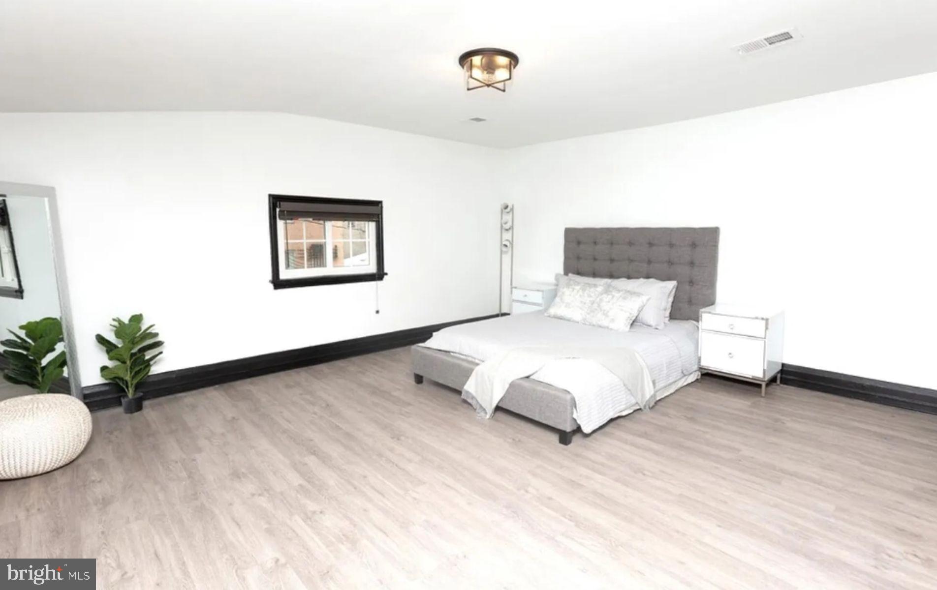 MOUNT VERNON PLACE HISTORIC DISTRICT - Residential Lease