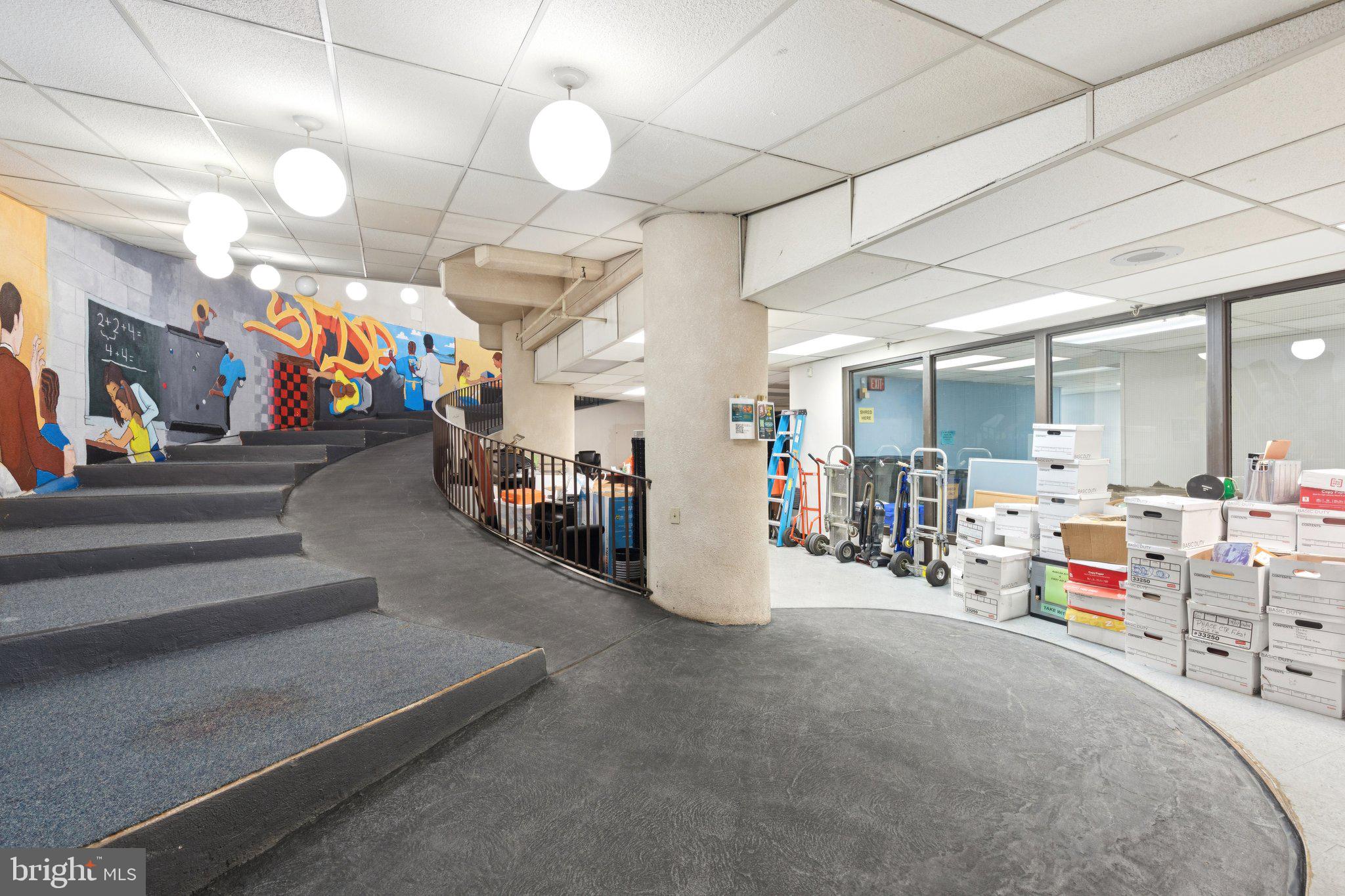 UNIVERSITY CITY - Commercial Sale