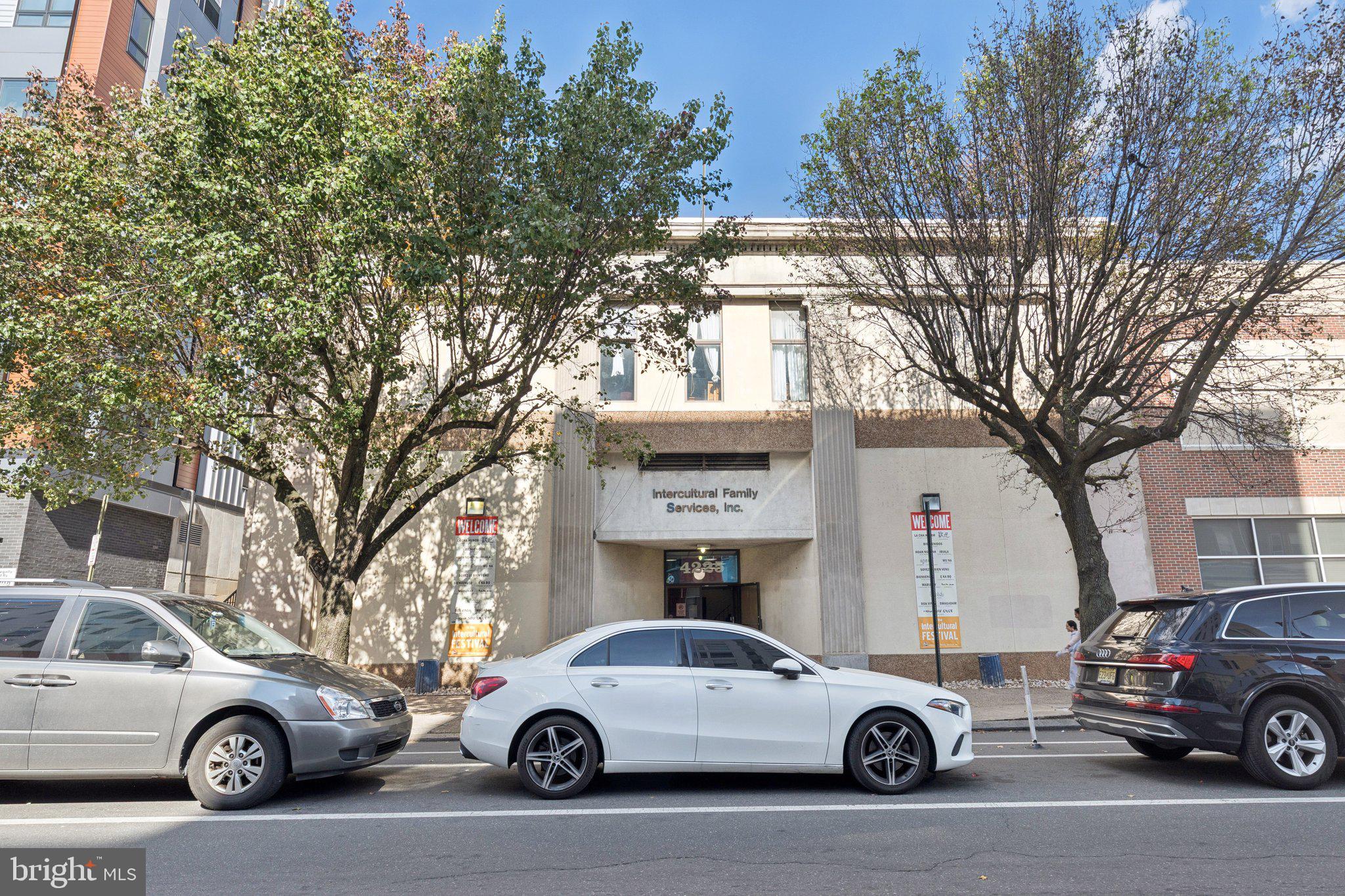 UNIVERSITY CITY - Commercial Sale