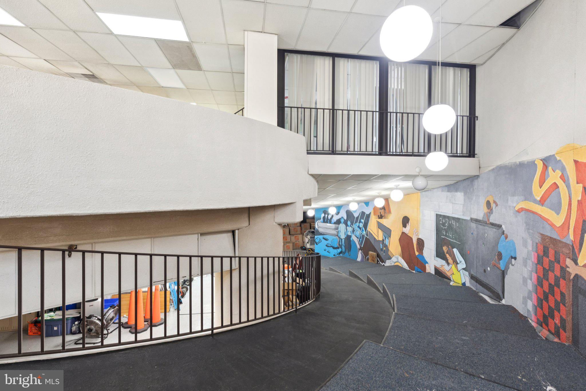 UNIVERSITY CITY - Commercial Sale