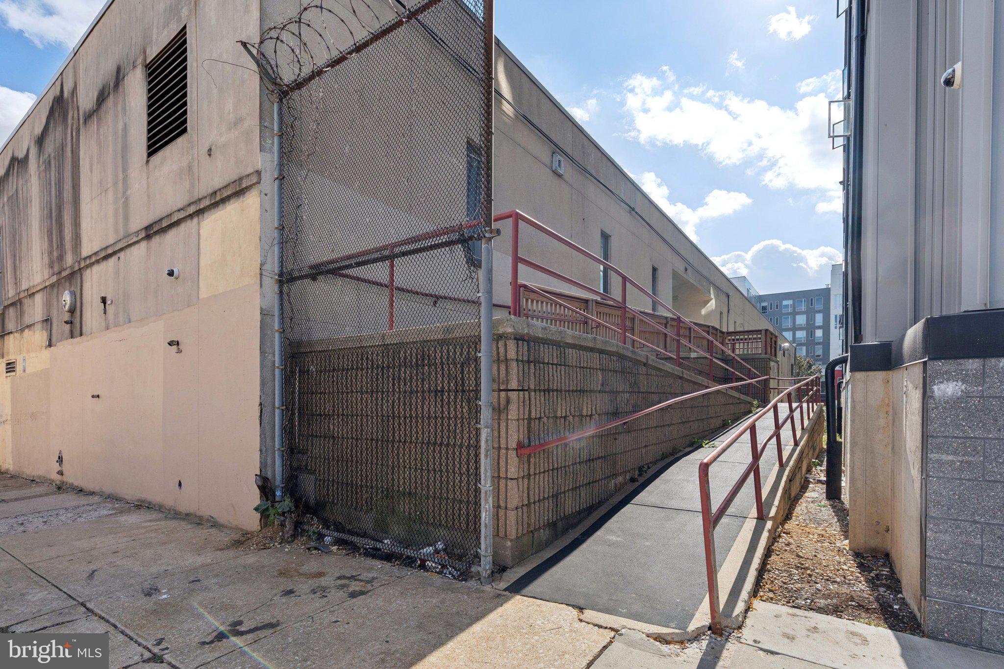 UNIVERSITY CITY - Commercial Sale