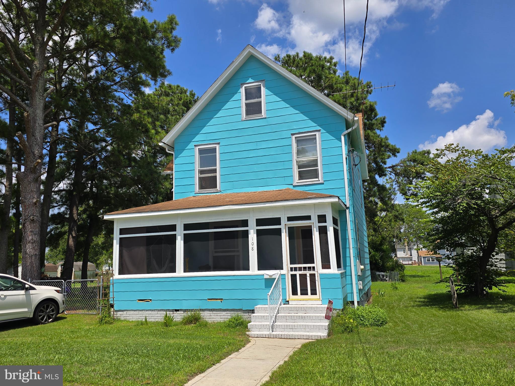 108 W CHESAPEAKE AVENUE
