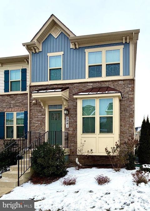 Photo of 5941 Tomahawk Street, NEW MARKET, MD 21774 (MLS # MDFR2074558)