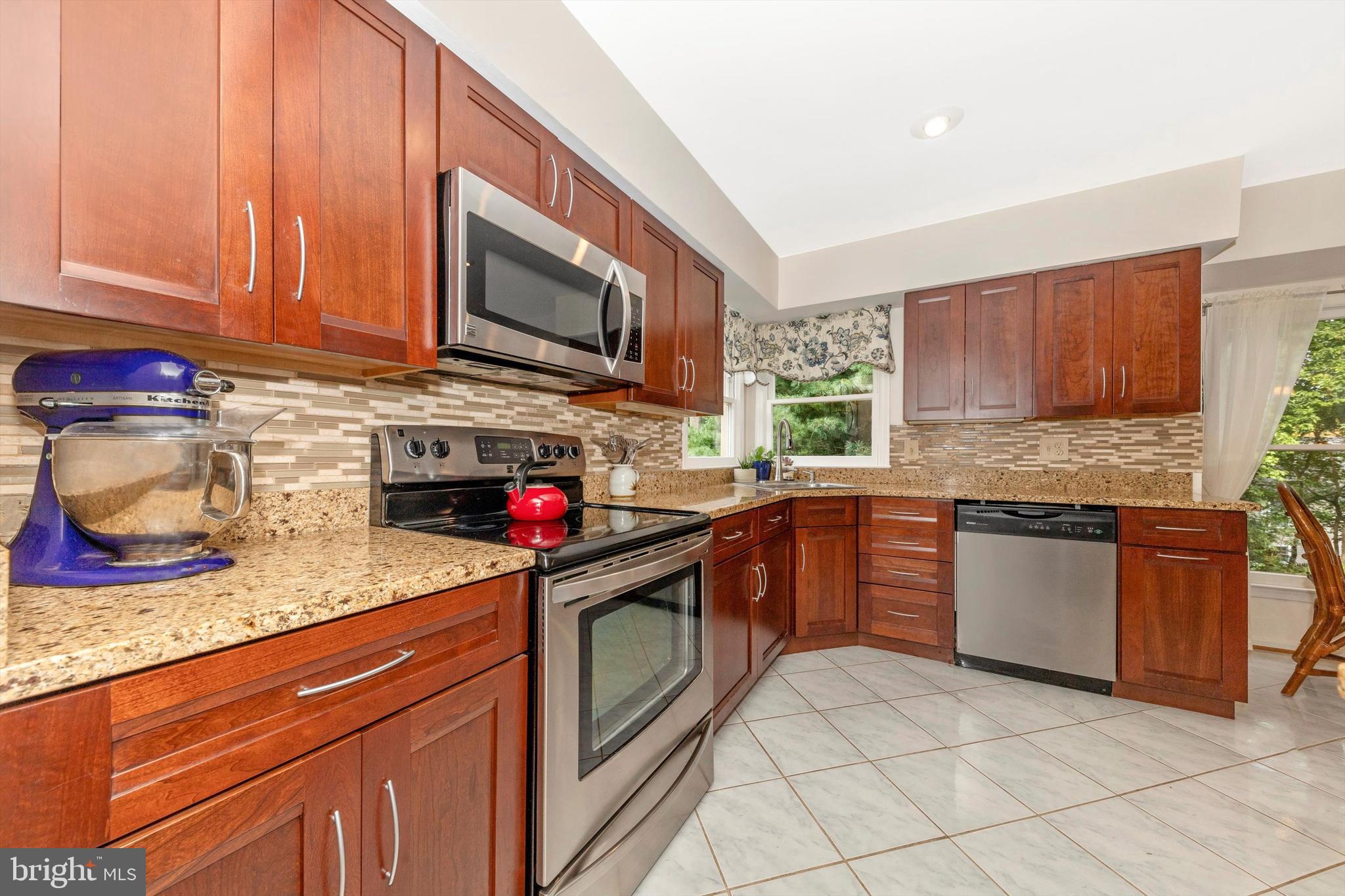 WATERS LANDING - Residential