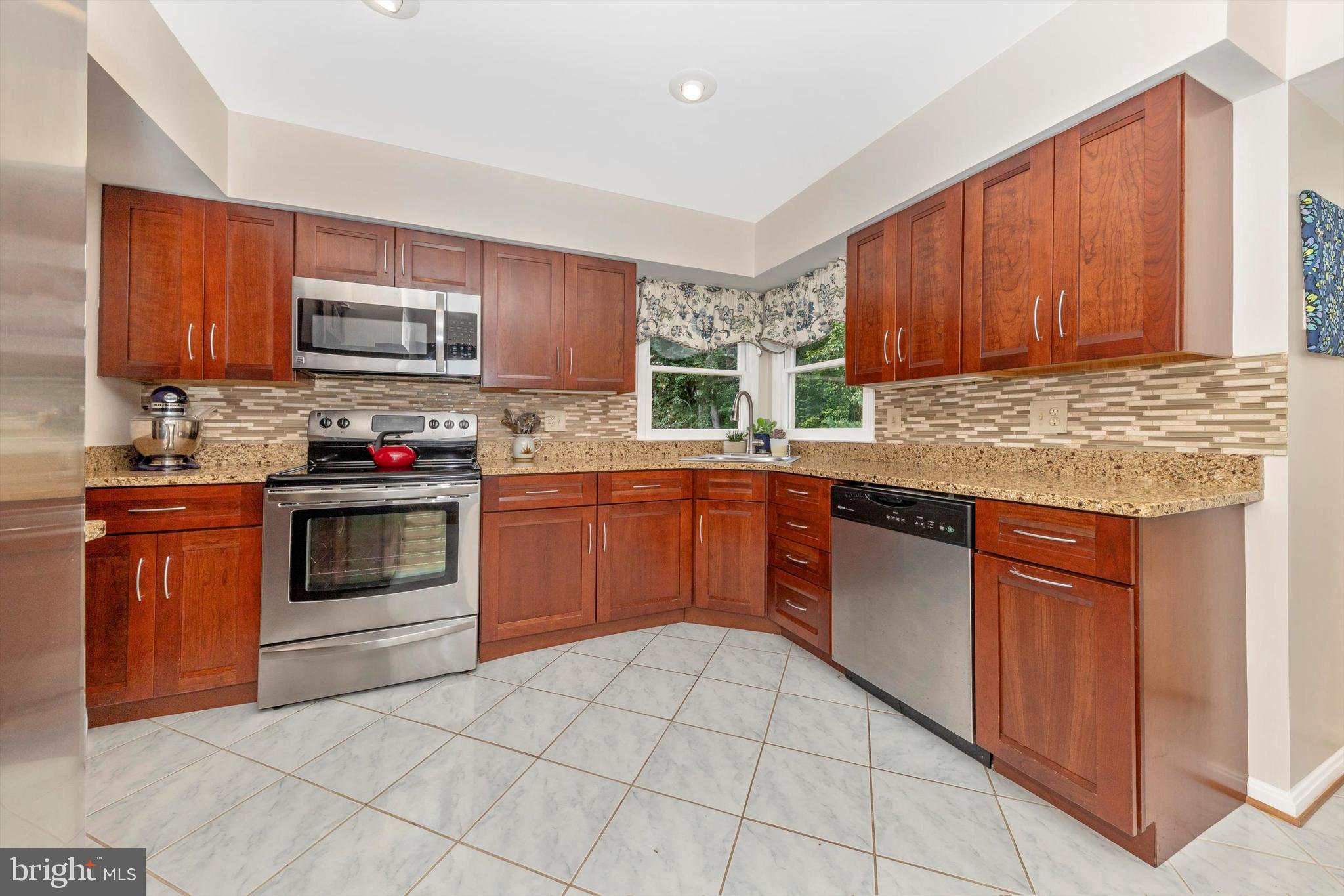 WATERS LANDING - Residential