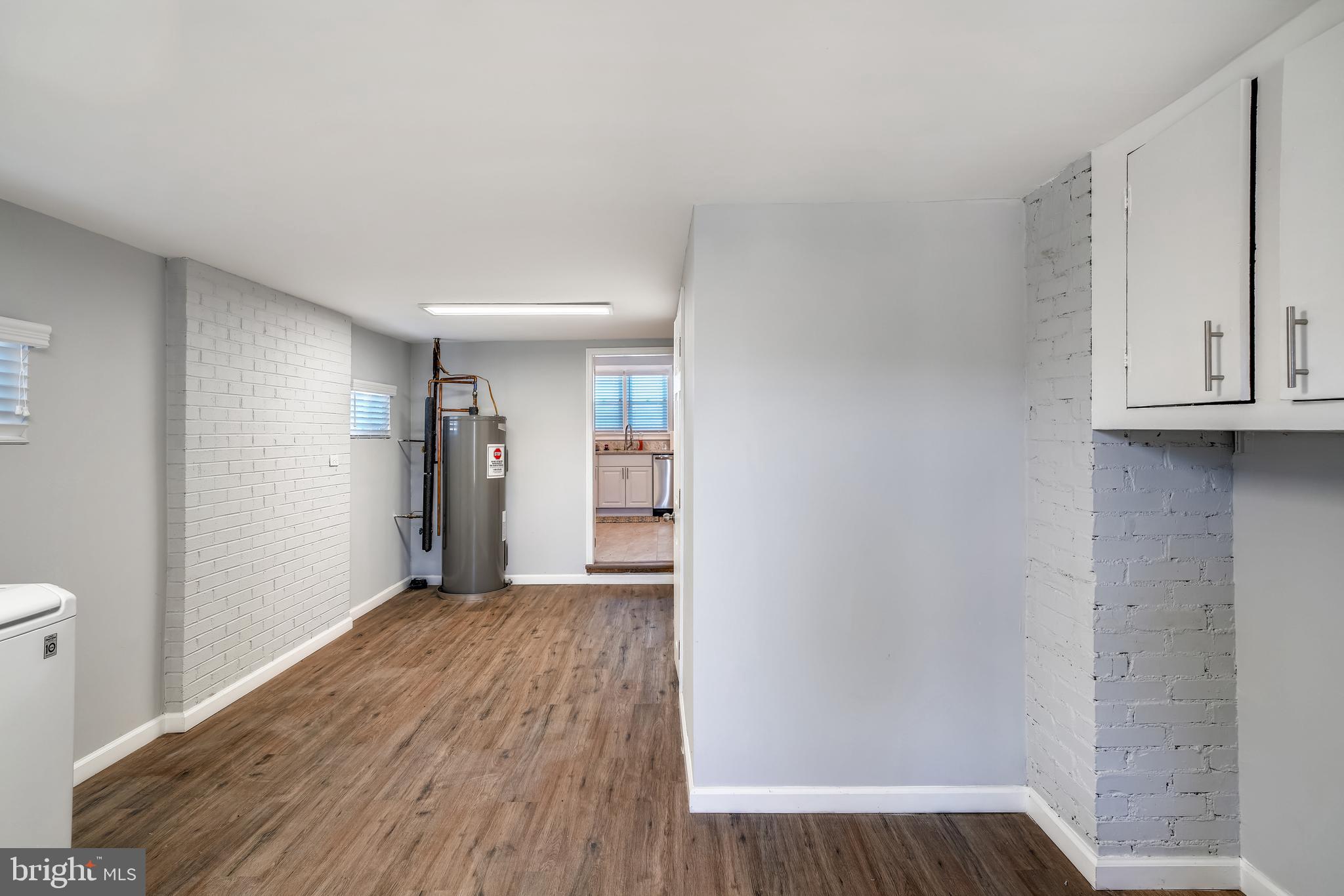 CEDAR RUN ESTS - Residential Lease