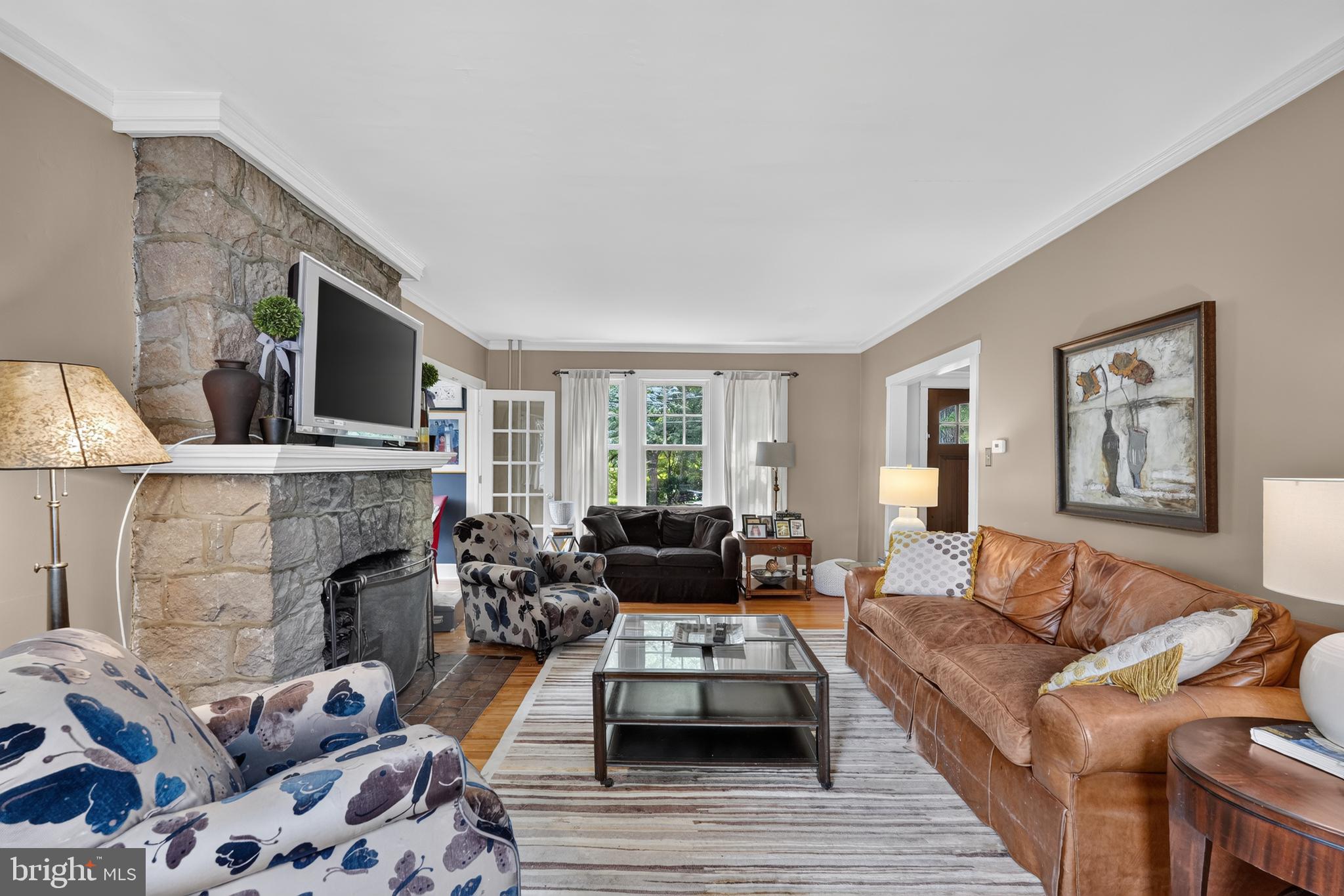 16 W FERRY ROAD