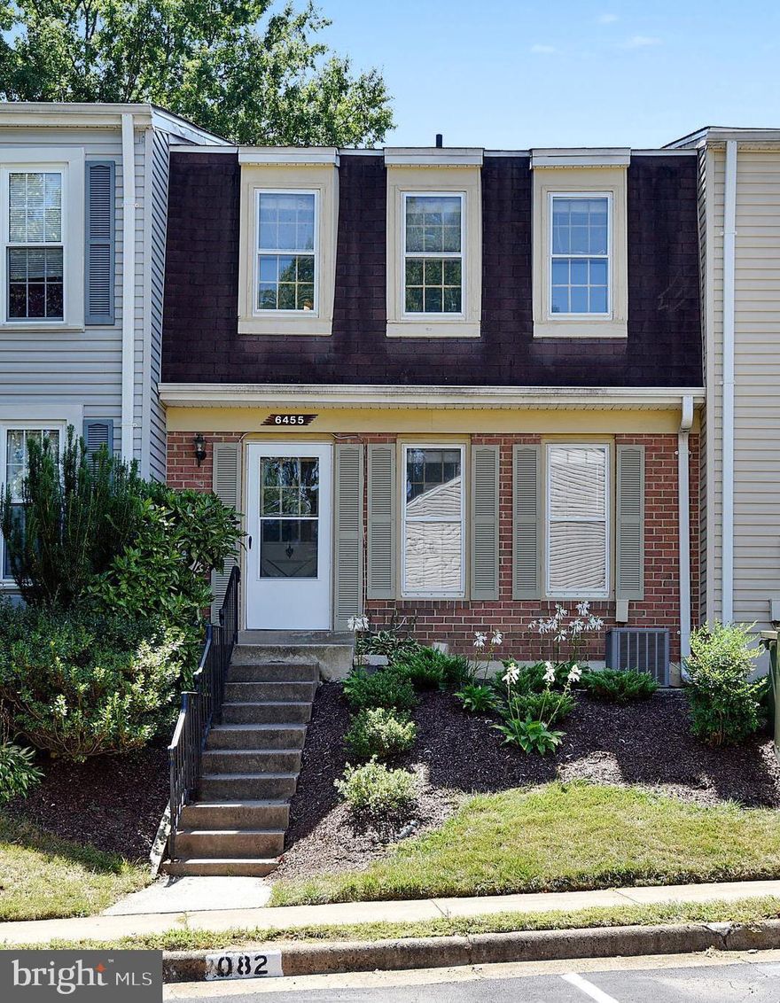 New Carpet and Flooring! (Not pictured) Come and Check it Out!  Bedroom/ 2.5 Bath Townhouse in sought after Keene Mill Woods II, located in the heart of Burke. Light and Bright! Fresh paint, throughout. Community Amenities incl: pool, tennis court, tot lot, dog run. Plenty of guest parking! Close to everything, schools, public library and shopping area plus Kiss and Ride Metro Bus Station to DC. Commuter s Dream: Mins to VRE, 495/95/395.