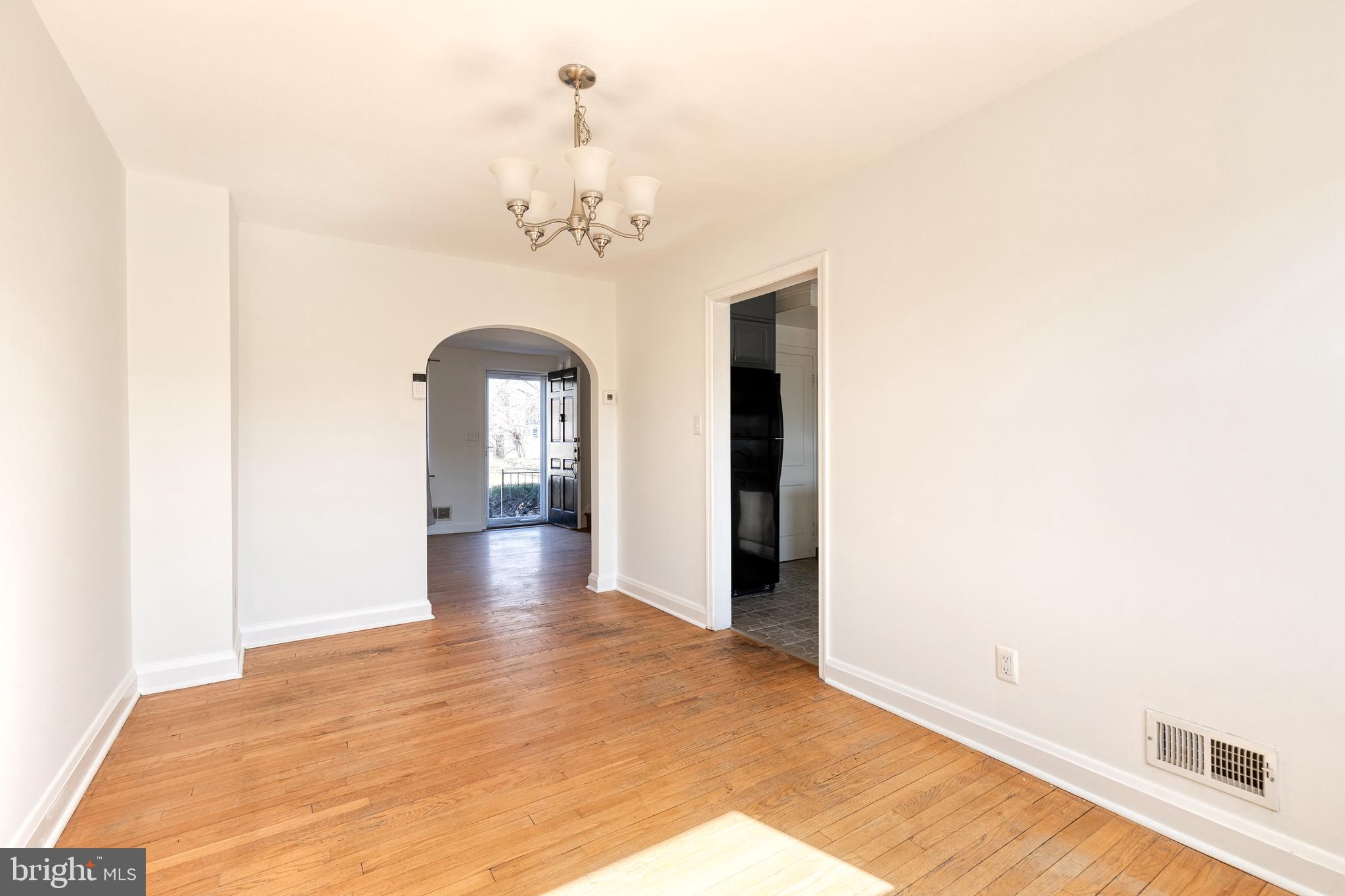 KNETTISHALL - Residential Lease