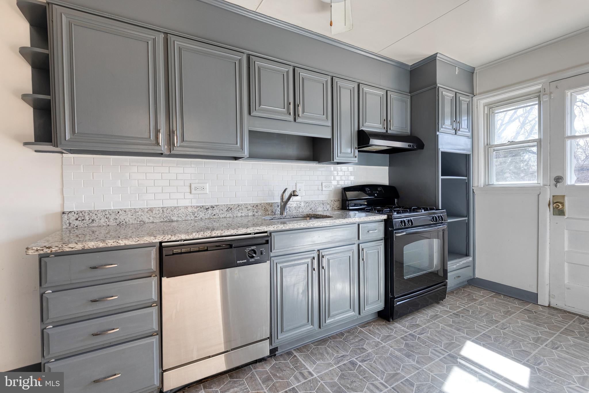 KNETTISHALL - Residential Lease